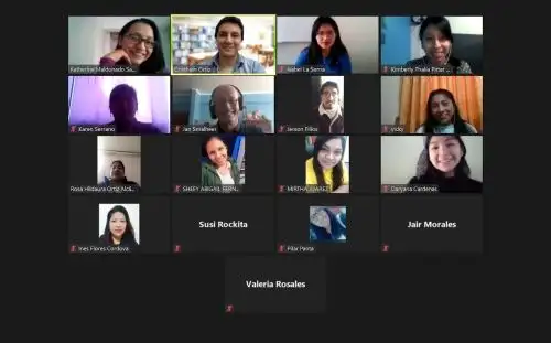 Las clases de inglés son dictadas dos veces por semana a través de Zoom