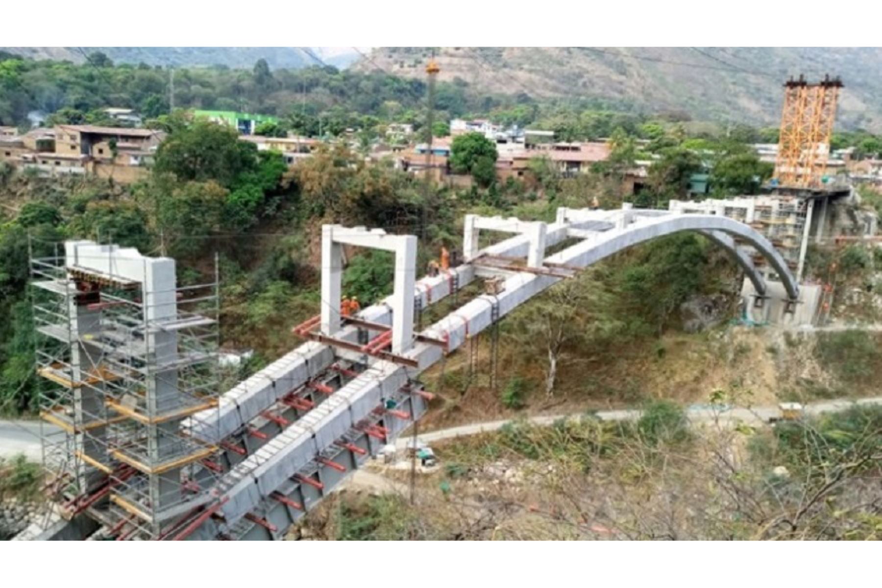 El Ministerio de Transportes y Comunicaciones (MTC), a través de Provias Nacional, reanudó los trabajos para la construcción del puente Maranura, ubicado en la carretera Cusco-Quillabamba, perteneciente a la provincia de La Convención, en la región Cusco. Foto: Ministerio de Transportes y Comunicaciones