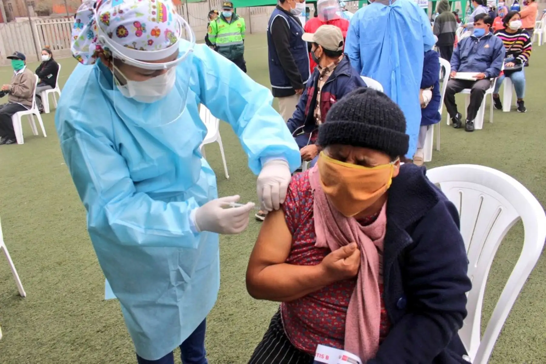 Más de 600 vecinos de Santa Anita recibieron atención médica integral de especialistas del Minsa. En la intervención, se brindó a niños y adultos servicios de vacunación, tratamiento contra la anemia, descarte de VIH y covid-19, entre otros. Foto: @Minsa_Peru