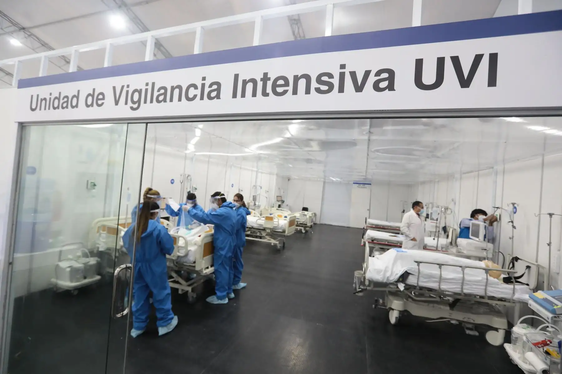 EsSalud instala camas UCI en centro de aislamiento temporal Cerro Juli, en Arequipa. ANDINA/archivo