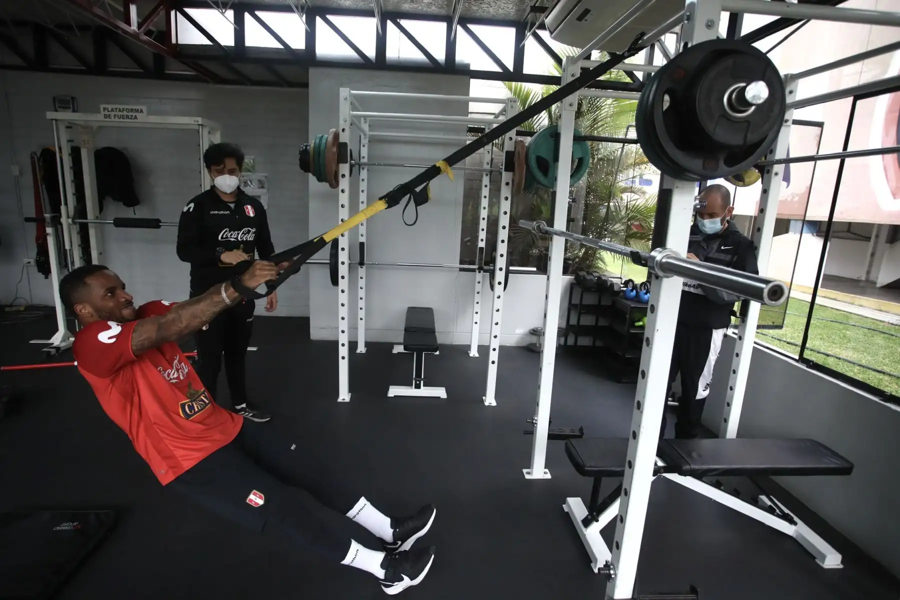 El seleccionado  Jefferson Farfán  sigue sus trabajos de preparación en la Videna FPF a cargo de los miembros del comando técnico de la selección peruana.  En tanto, Jefferson Farfán evalúa ofertas para continuar con su carrera.
Foto: FPF