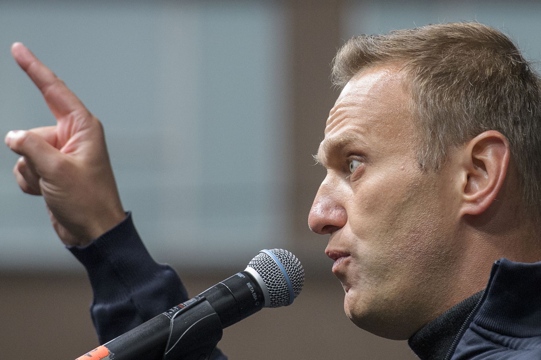 El líder de la oposición rusa Alexei Navalny hace gestos mientras pronuncia un discurso durante una manifestación en Moscú el 29 de septiembre de 2019. Foto: AFP