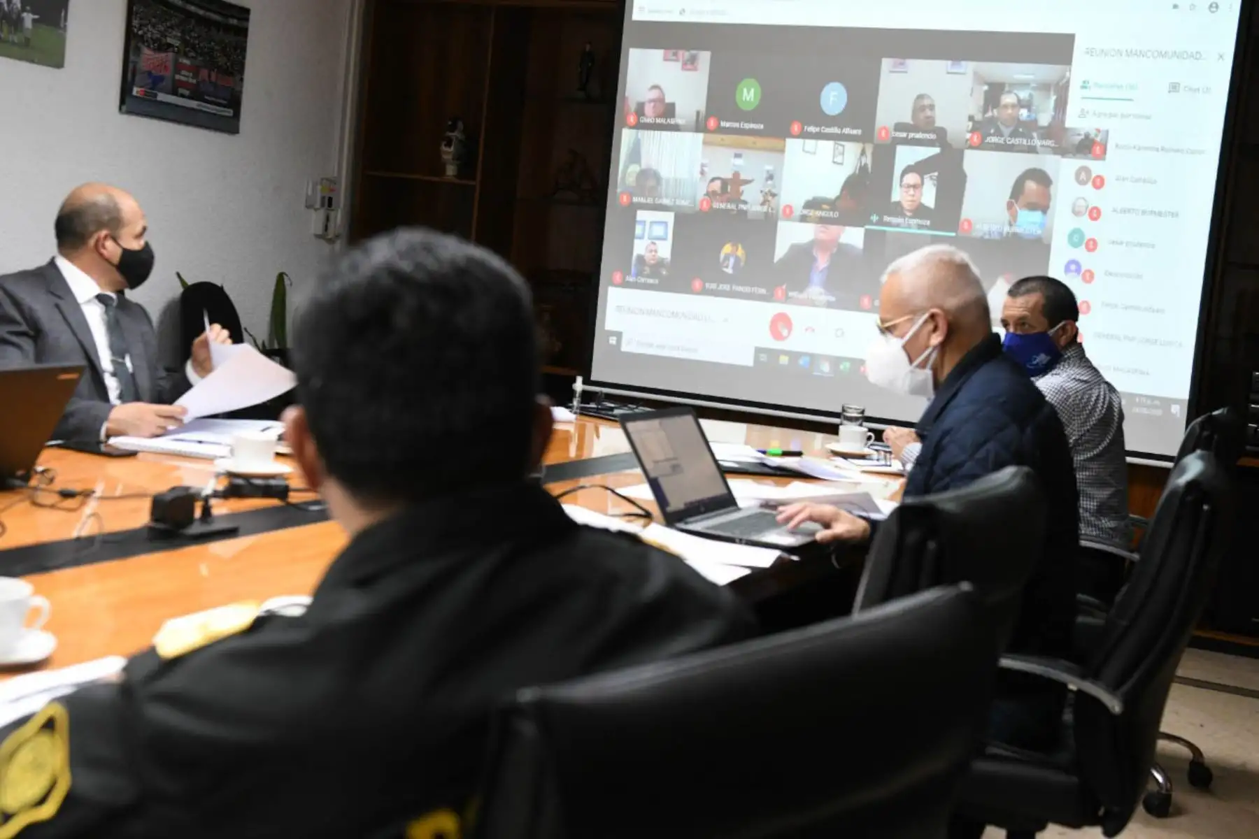 Los alcaldes participantes son: Raúl Díaz de Comas, Marcos Espinoza de Carabayllo, John Barrera de Ancón, José Pando de Independencia, Felipe Castillo de Los Olivos, Rennán Espinoza de Puente Piedra, Julio Chávez de San Martín de Porres y Fernando Carrasco de Santa Rosa
Foto: Mininter