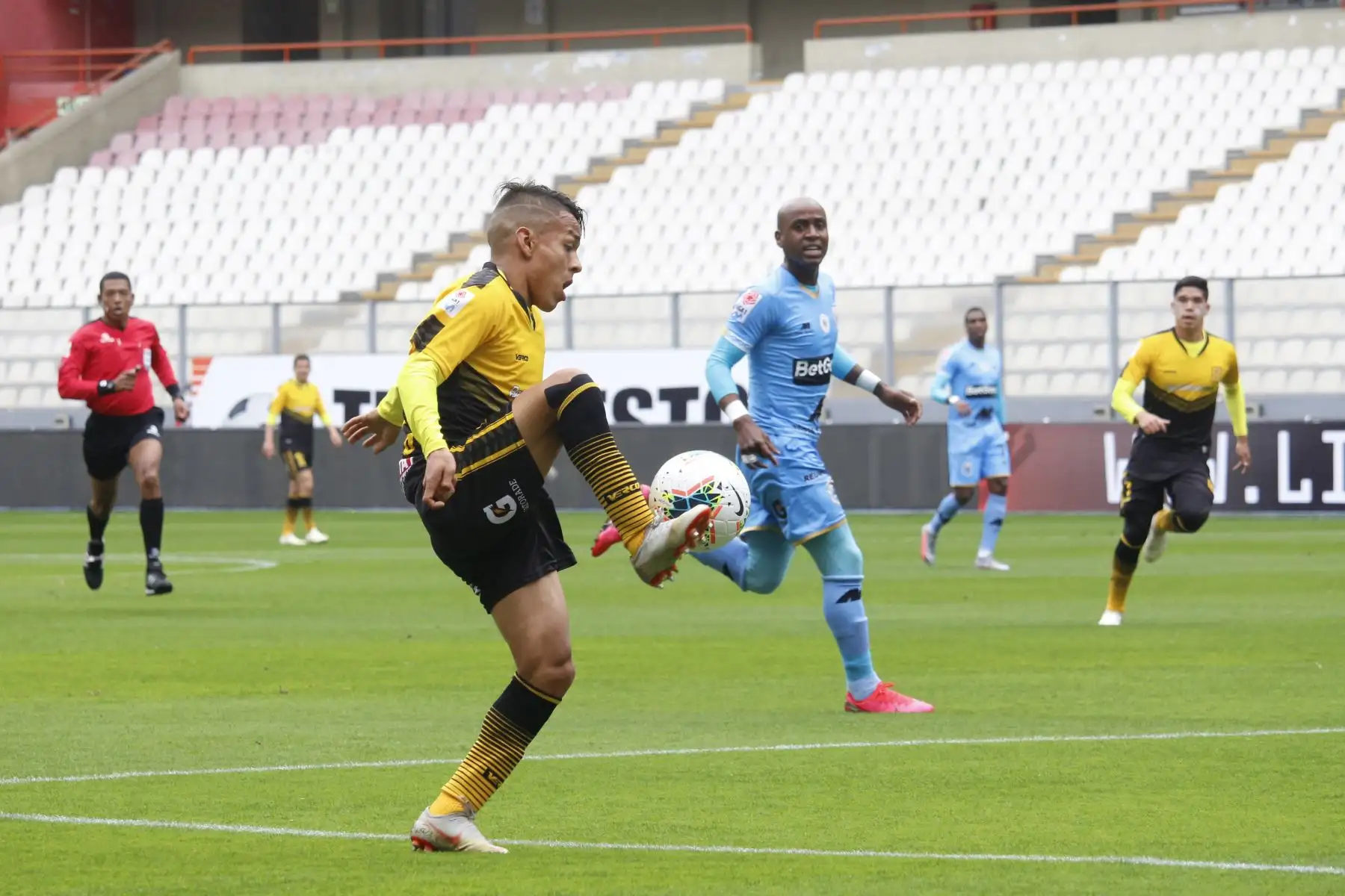 Binacional FC y Atlético Cantolao empatan 0-0 en partido por la fecha 8 de la Liga 1 Movistar, que se disputa en el Estadio Nacional. Foto: ANDINA/Liga 1 Movistar