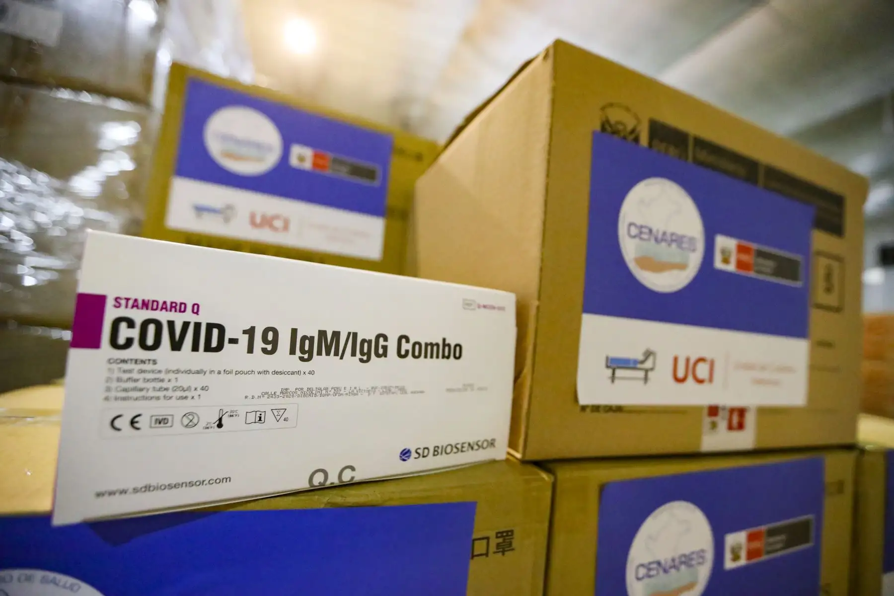 El Centro Nacional de Abastecimiento de Recursos Estratégicos en Salud CENARES, cuenta con un stock de 1 millón 600 mil unidades de suministros médicos, los cuales serán distribuidos en una semana en todo el país con el objetivo de fortalecer la respuesta sanitaria y la lucha del personal médico ante la pandemia.Foto:ANDINA/ Prensa Presidencia.