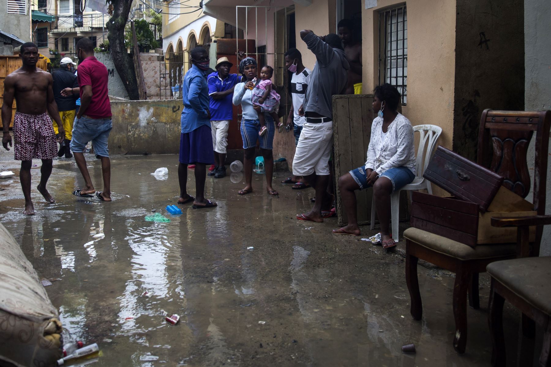 Imágenes de República Dominicana, luego del paso de la entonces tormenta tropical Laura, que ahora es un huracán rumbo a los EE. UU. Foto: AFP