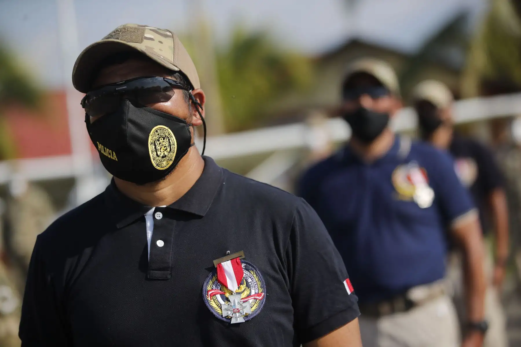 Ministro de Defensa,  Jorge Chávez Cresta condecora con orden “ Cruz de guerra” en base Pichari a militares y policías que abatieron a senderistas.
Foto: ANDINA/Juan Carlos Guzmán