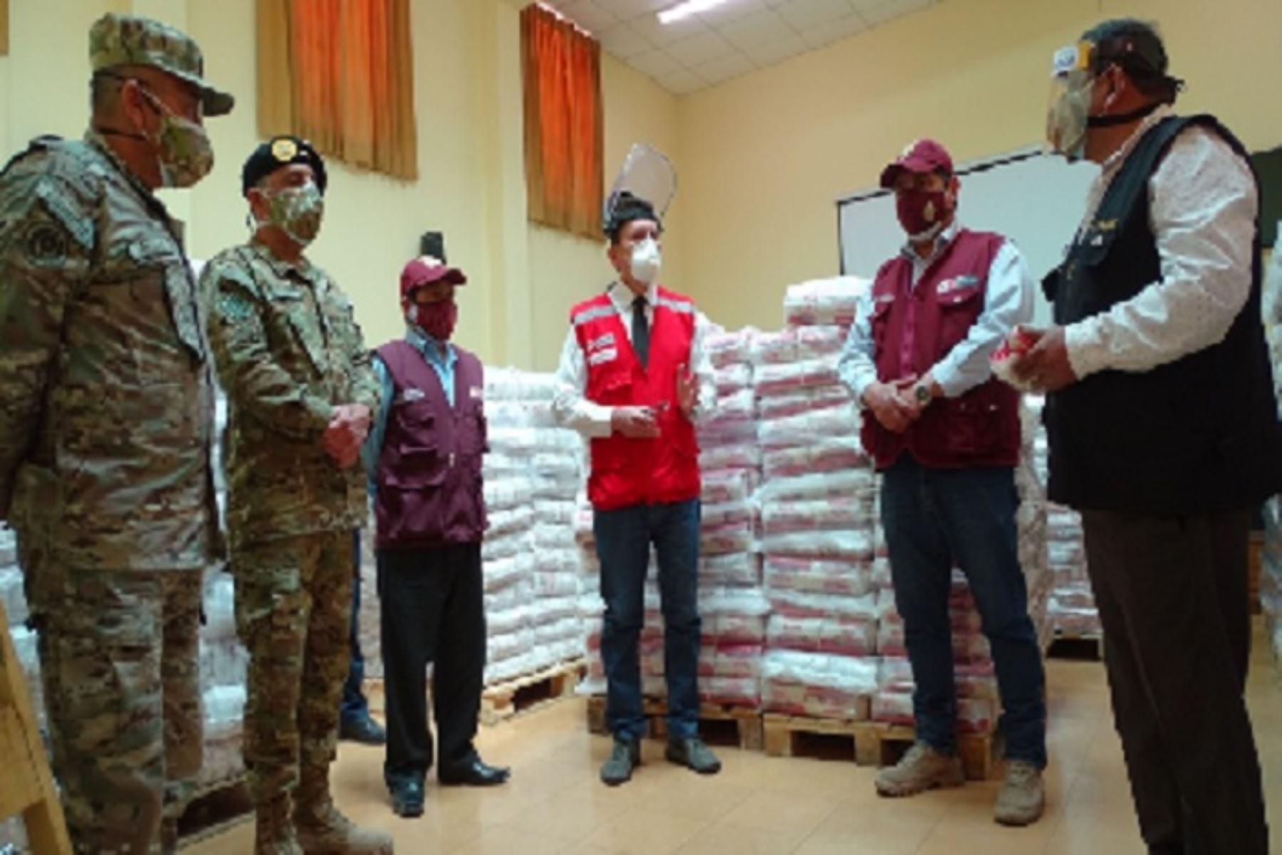 Qali Warma cuenta con el apoyo de personal del Ejército para distribuir los alimentos a los gobiernos locales de la región Arequipa.