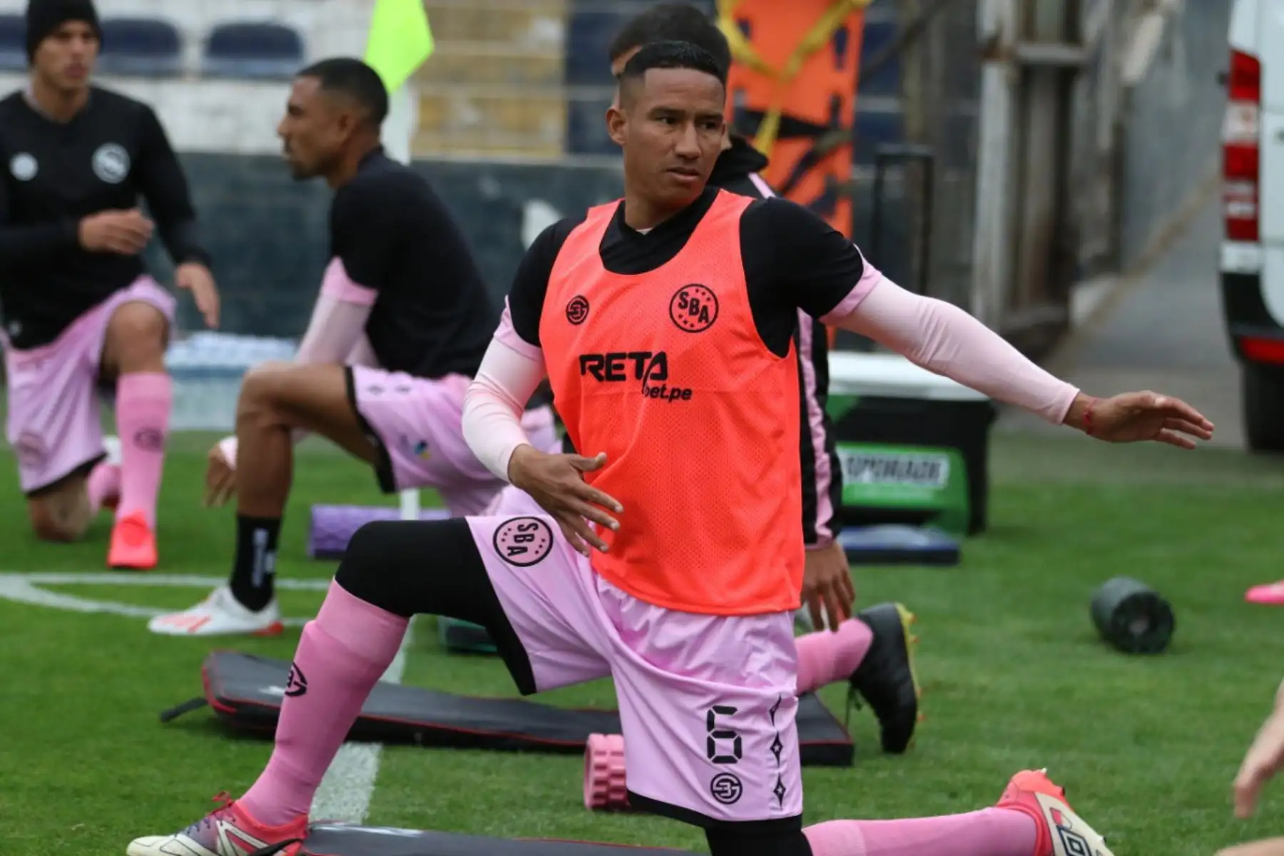 El futbolista  A. Balbín de Sport Boys se prepara para enfrentar al  Cusco  FC por la fecha 8 de la Liga 1 del Torneo Apertura 2020,  en el estadio Alejandro Villanueva.  
Foto: @LigaFutProfdel