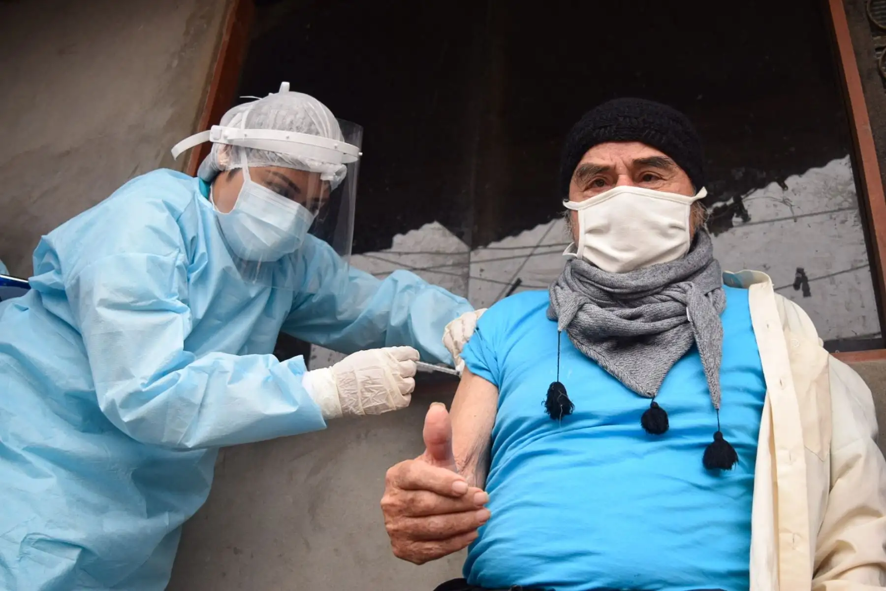 Minsa vacunó contra la influenza y neumococo a adultos mayores en Santa Anita. Foto: Minsa