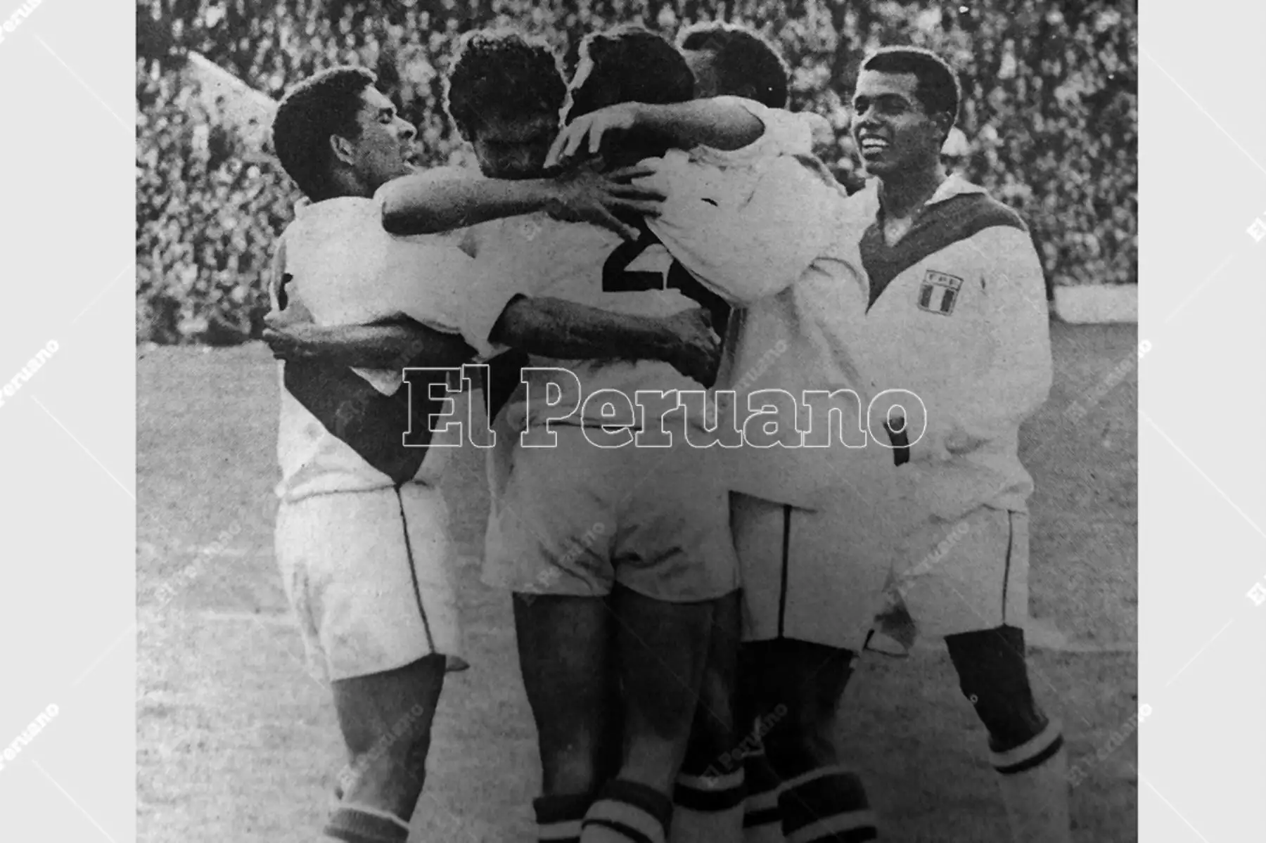 Buenos Aires - 31 agosto 1969 / Perú empató 2-2 con Argentina en el estadio de La Bombonera y clasificó al mundial de México 70. 
 Foto: Archivo Histórico El Peruano / Alfonso Ego Aguirre
