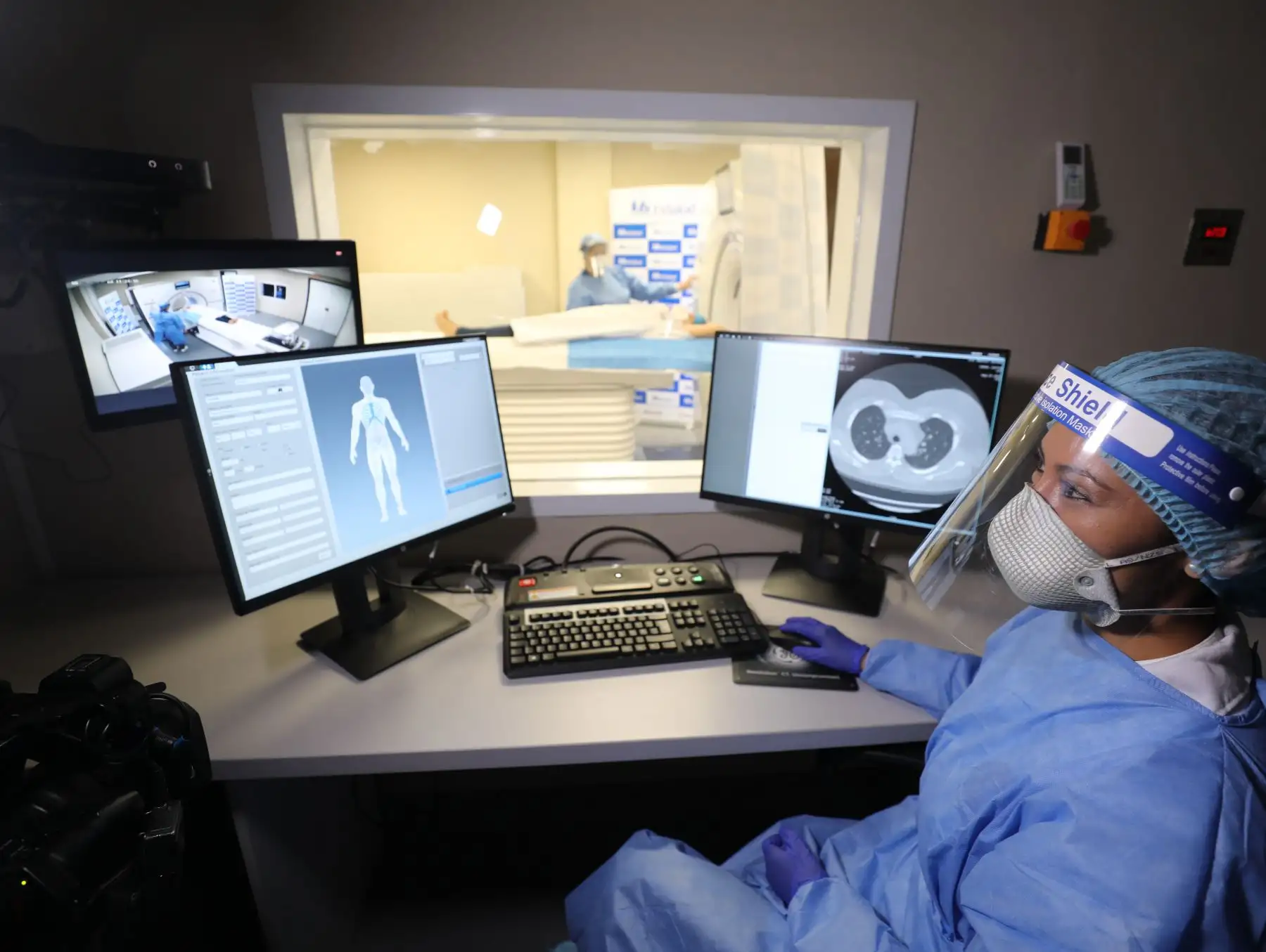 Essalud presentó tomografo de 256 cortes que permitirá dar diagnósticos de alta precisión, este equipo de alta gama fue instalado en el servicio de Tomografía y Resonancia Magnética del hospital Rebagliati.Foto:ANDINA Essalud Essalud presentó tomografo de 256 cortes que permitirá dar diagnósticos de alta precisión, este equipo de alta gama fue instalado en el servicio de Tomografía y Resonancia Magnética del hospital Rebagliati.Foto:ANDINA Essalud