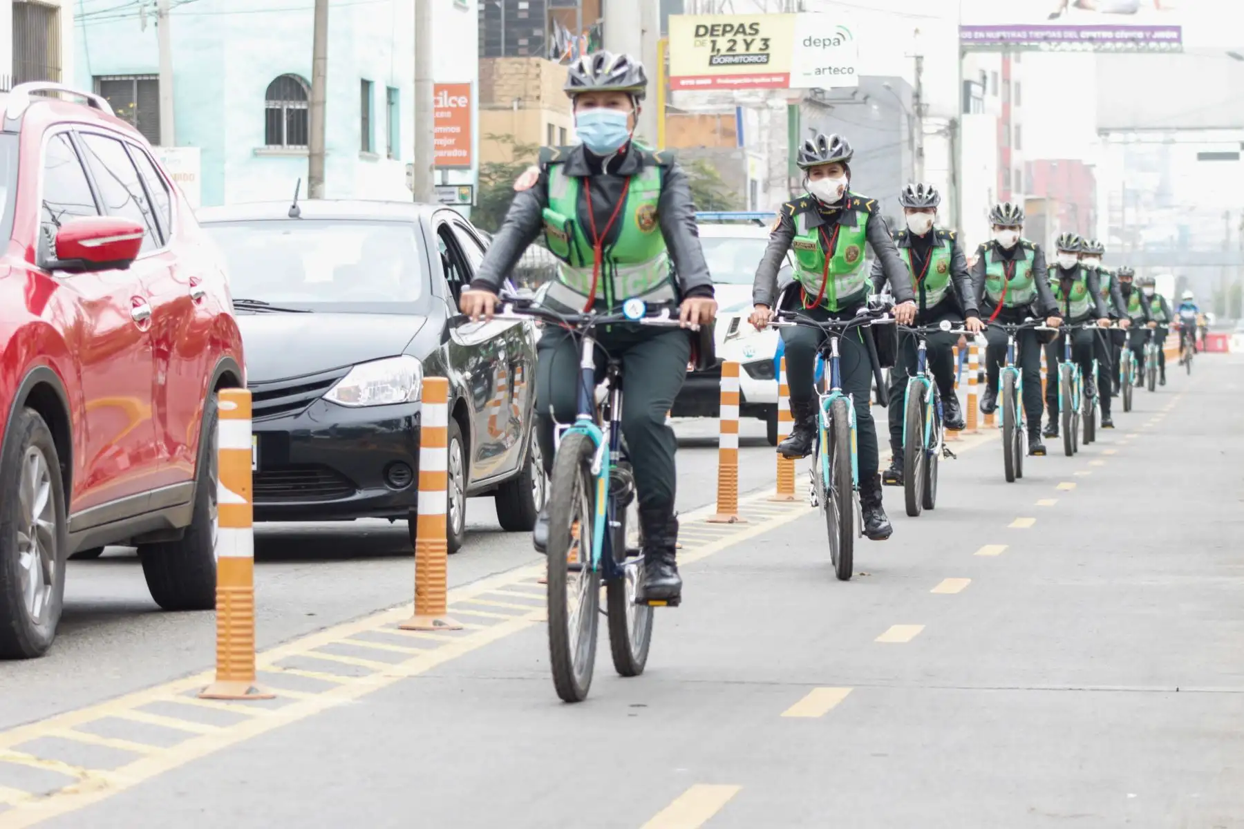 Culmina capacitacion de la MML sobre movilidad sostenible y ciclismo urbano para oficiales de la compañia de bicicletas de la policia femenina de transito sur 1.
Foto: Municipalidad de Lima