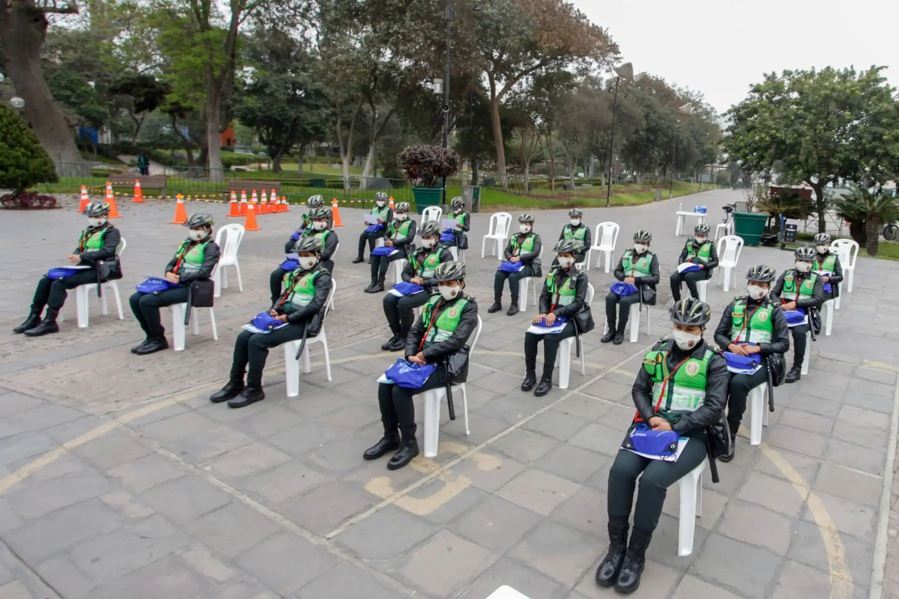 Culmina capacitacion de la MML sobre movilidad sostenible y ciclismo urbano para oficiales de la compañia de bicicletas de la policia femenina de transito sur 1.
Foto: Municipalidad de Lima