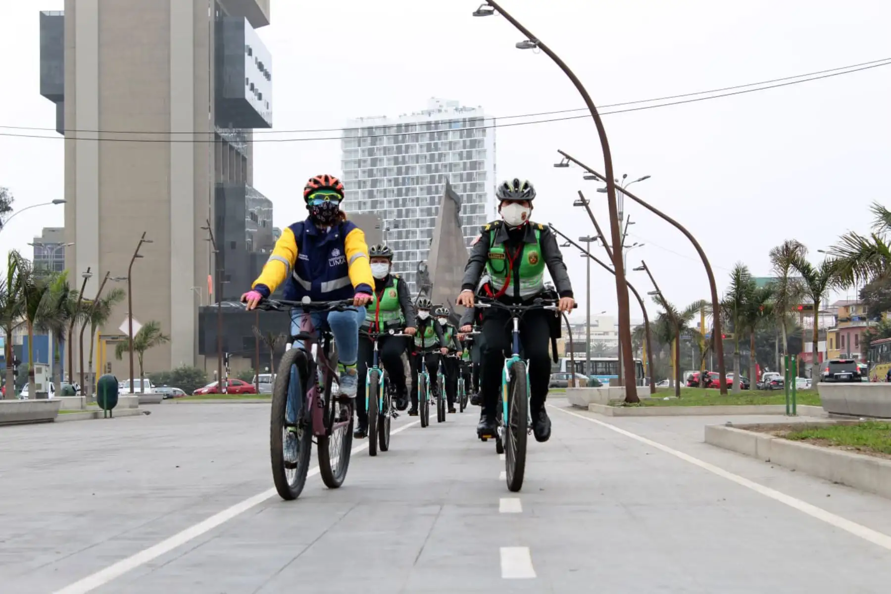 Culmina capacitacion de la MML sobre movilidad sostenible y ciclismo urbano para oficiales de la compañia de bicicletas de la policia femenina de transito sur 1.
Foto: Municipalidad de Lima