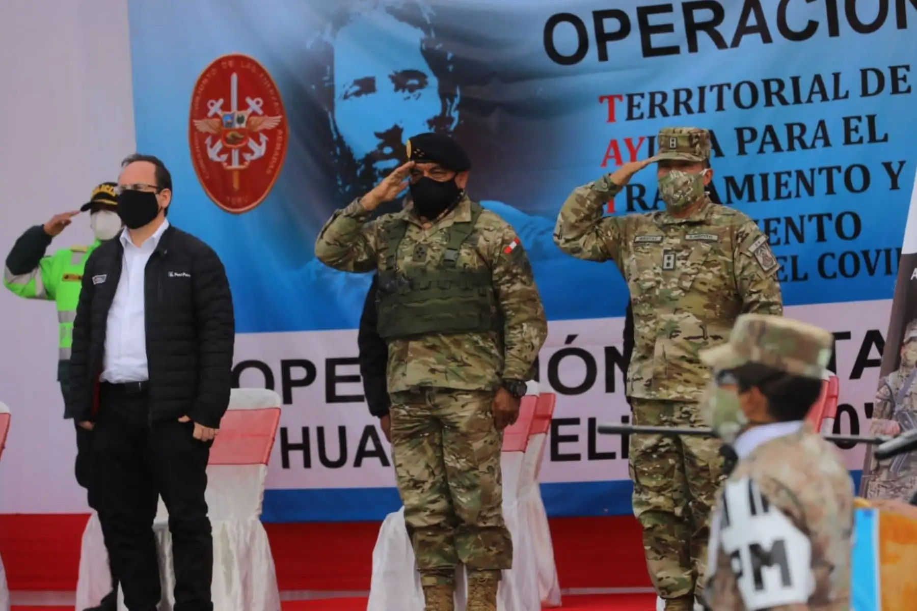 El ministro de la Producción José Salardi, participó de la inauguración del plan Operación Tayta, en el estadio IPD de Huancavelica cuyo objetivo es brindar protección a la población más vulnerable.
Foto:ANDINA/Ministerio de la Producción.