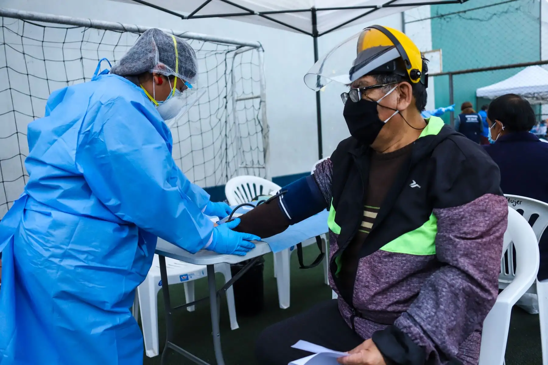 Municipalidad de Lima promueve campaña “ Lima te cuida “ que hasta el momento  ha beneficiado  a más de 6,500 vecinos de Comas, San Juan de Lurigancho, La Victoria, Cercado de Lima y el Rímac.
Foto: Municipalidad de Lima