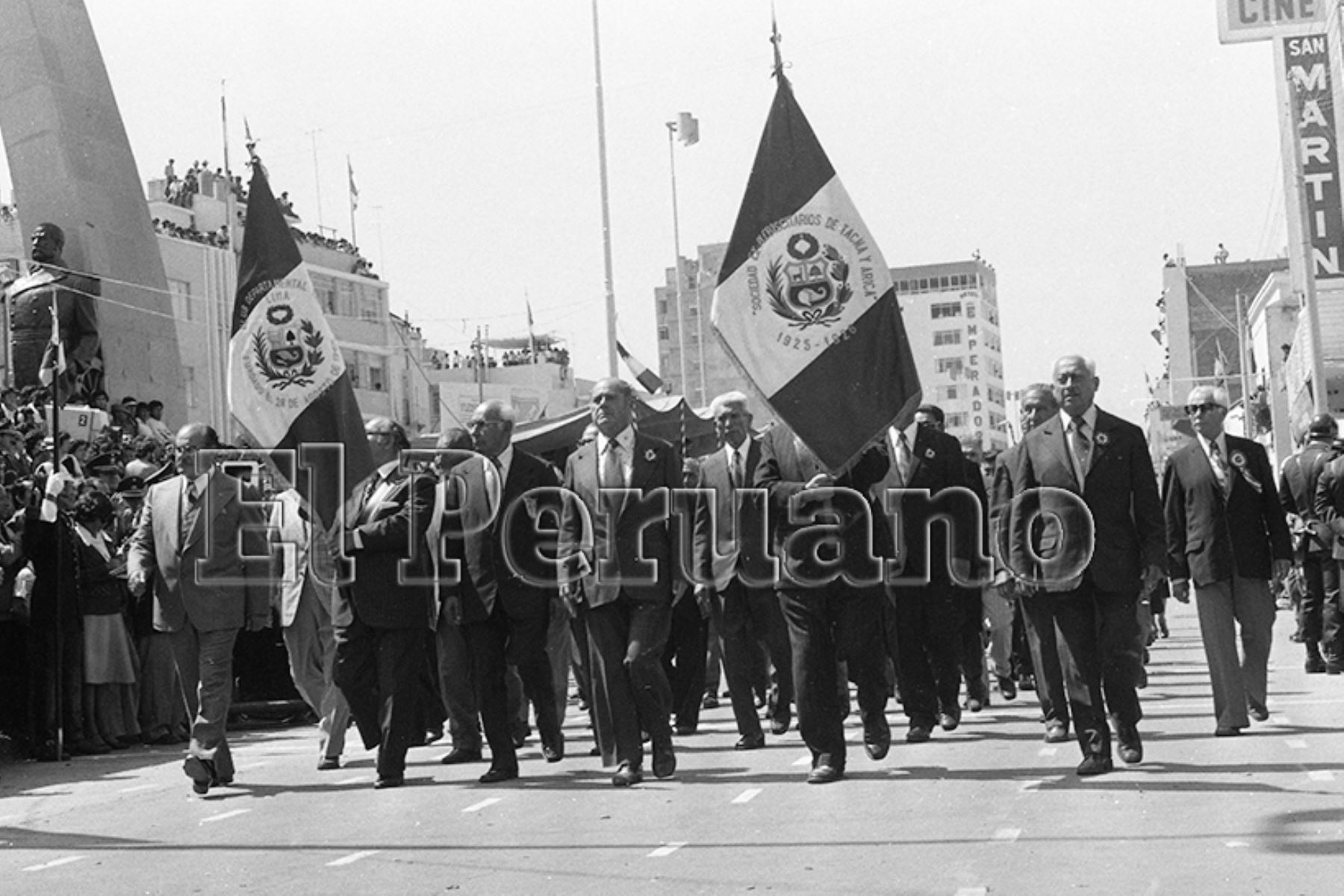 Tacna - 28 agosto 1979 / Integrantes de la Sociedad de plebiscitarios de Tacna y Arica desfilan en la celebración del 50° aniversario de la reincorporación de Tacna al Perú. Foto: Archivo Histórico de El Peruano.