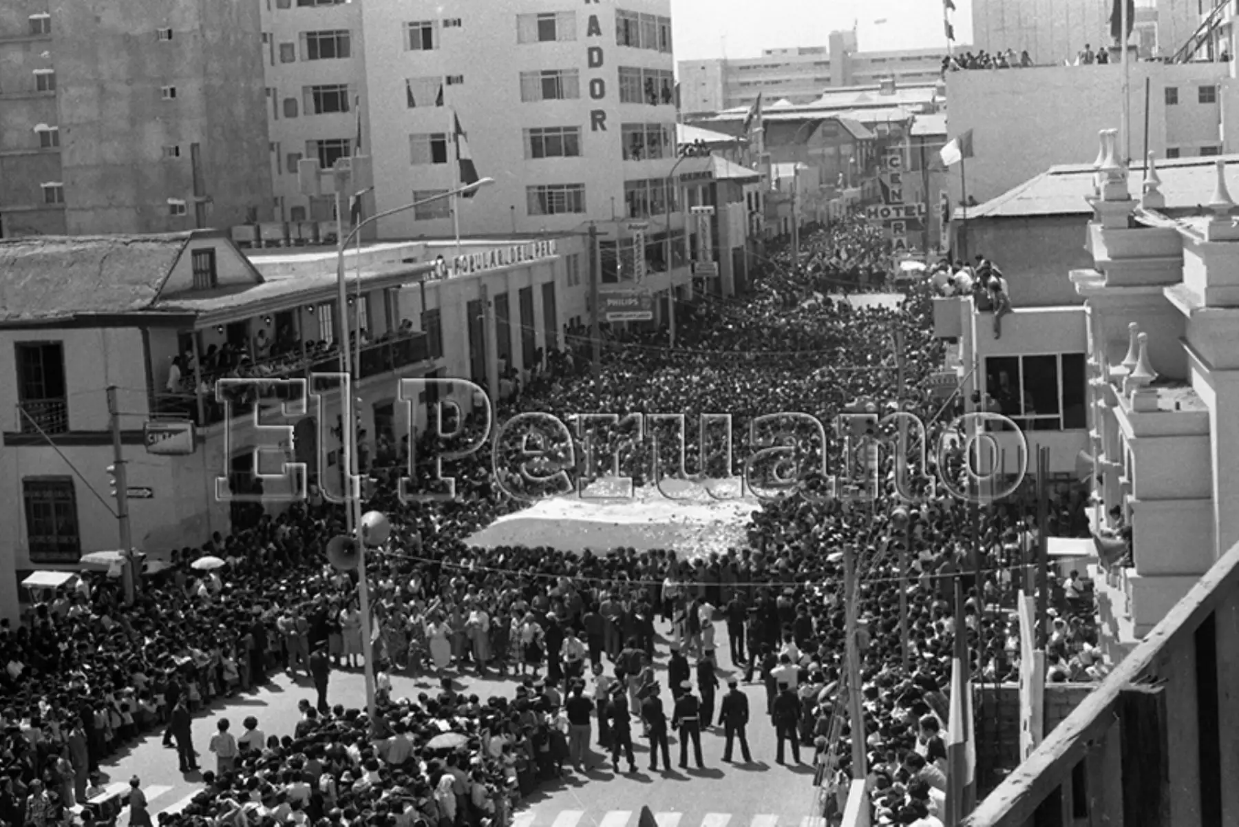 Tacna - 28 agosto 1979 / Procesión de la Bandera en el 50° aniversario de la reincorporación de Tacna a la Patria. 
Foto: Archivo Histórico de El Peruano