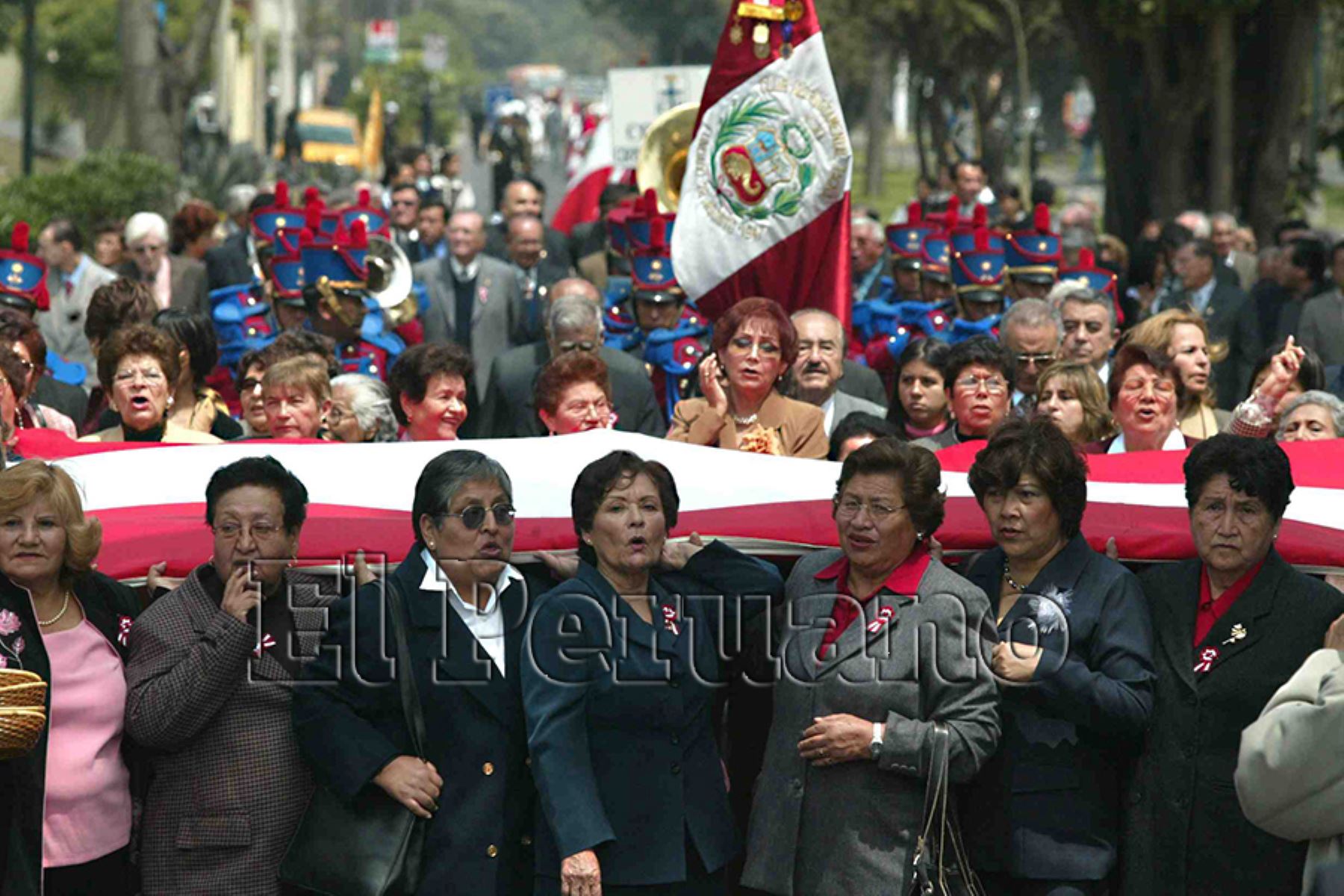 Lima – 28 agosto 2005 / Actos celebratorios por el 76° aniversario de la reincorporación de Tacna a la Patria, organizado por los integrantes del Club Departamental de Tacna en Lima. 
Foto: El Peruano / Víctor Palomino