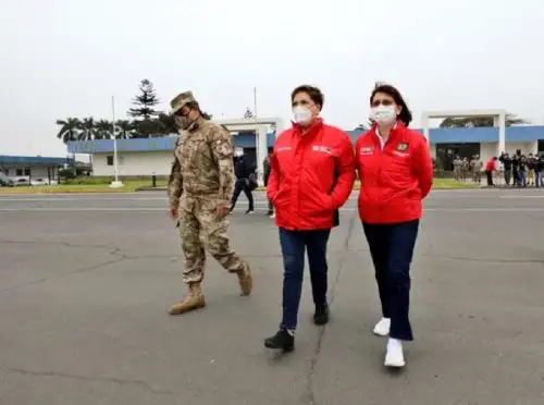 Las ministras de Salud, Pilar Mazzetti, y de la Mujer y Poblaciones Vulnerables, Rosario Sasieta, viajan hoy a la región Tacna para para reforzar las acciones conjuntas para mejorar la capacidad de respuesta sanitaria frente a la pandemia del covid-19. Foto: MIMP