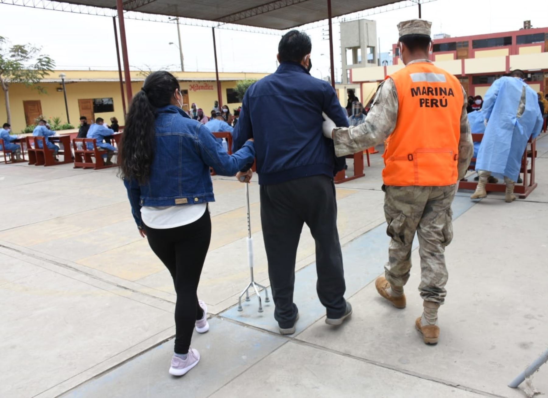 Más de 500 miembros de la Marina de Guerra del Perú se desplegaron en las ciudades de Huaral y Chancay para participar de la Operación Tayta y detectar posibles casos de coronavirus. ANDINA/Difusión