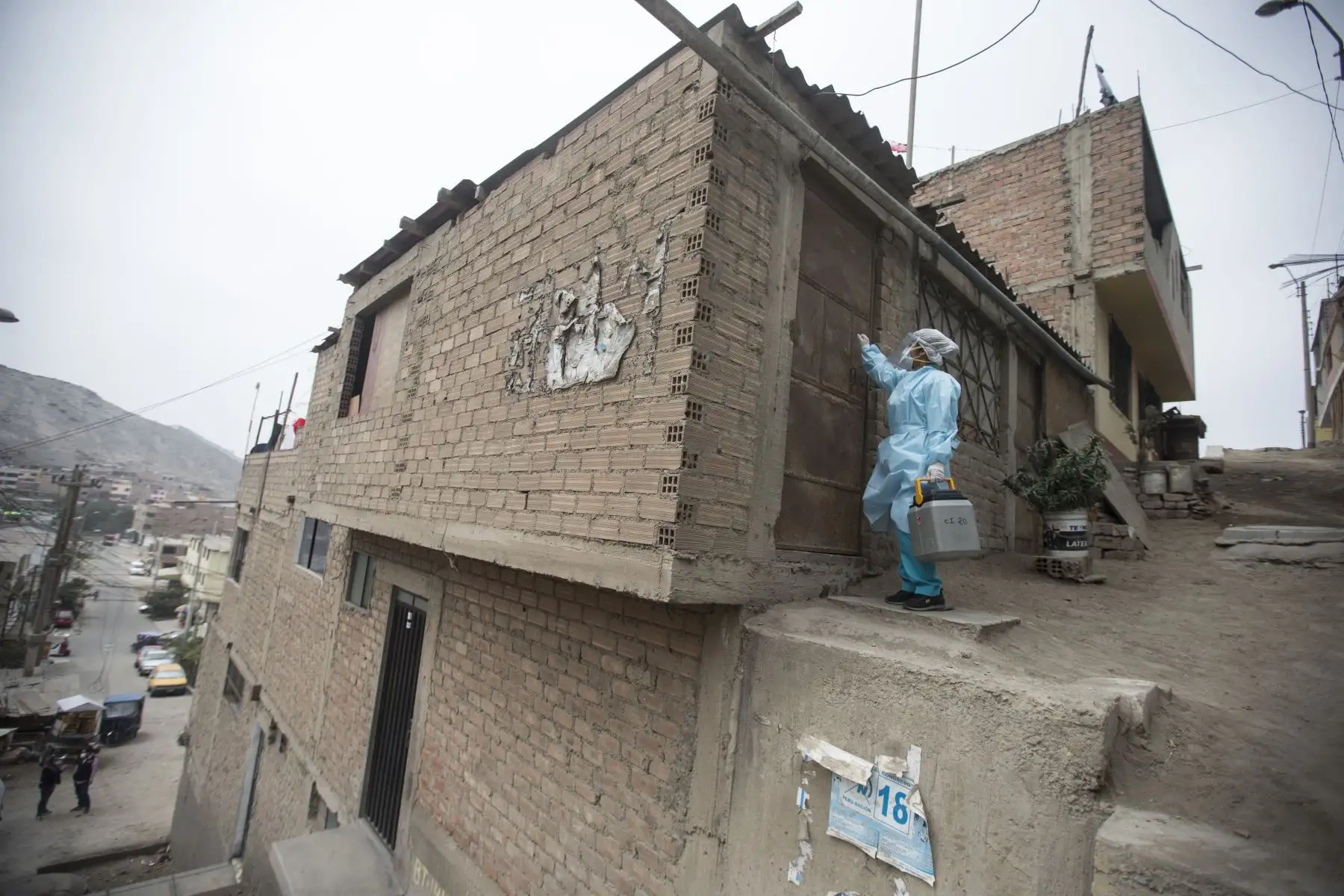 La vacunación se realiza casa por casa. Foto: ANDINA/Jhonel Rodríguez Robles