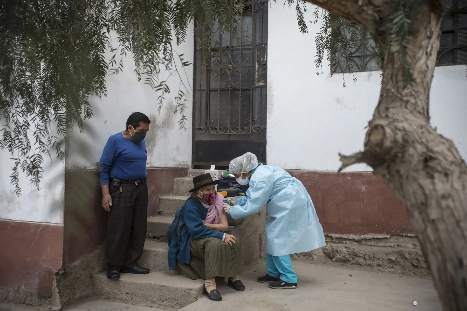 Las enfermeras cumplen un rol fundamental en la lucha contra el covid-19 y se encuentran en la primera linea de combate contra coronavirus en esta pandemia. Foto: ANDINA/Jhonel Rodríguez Robles