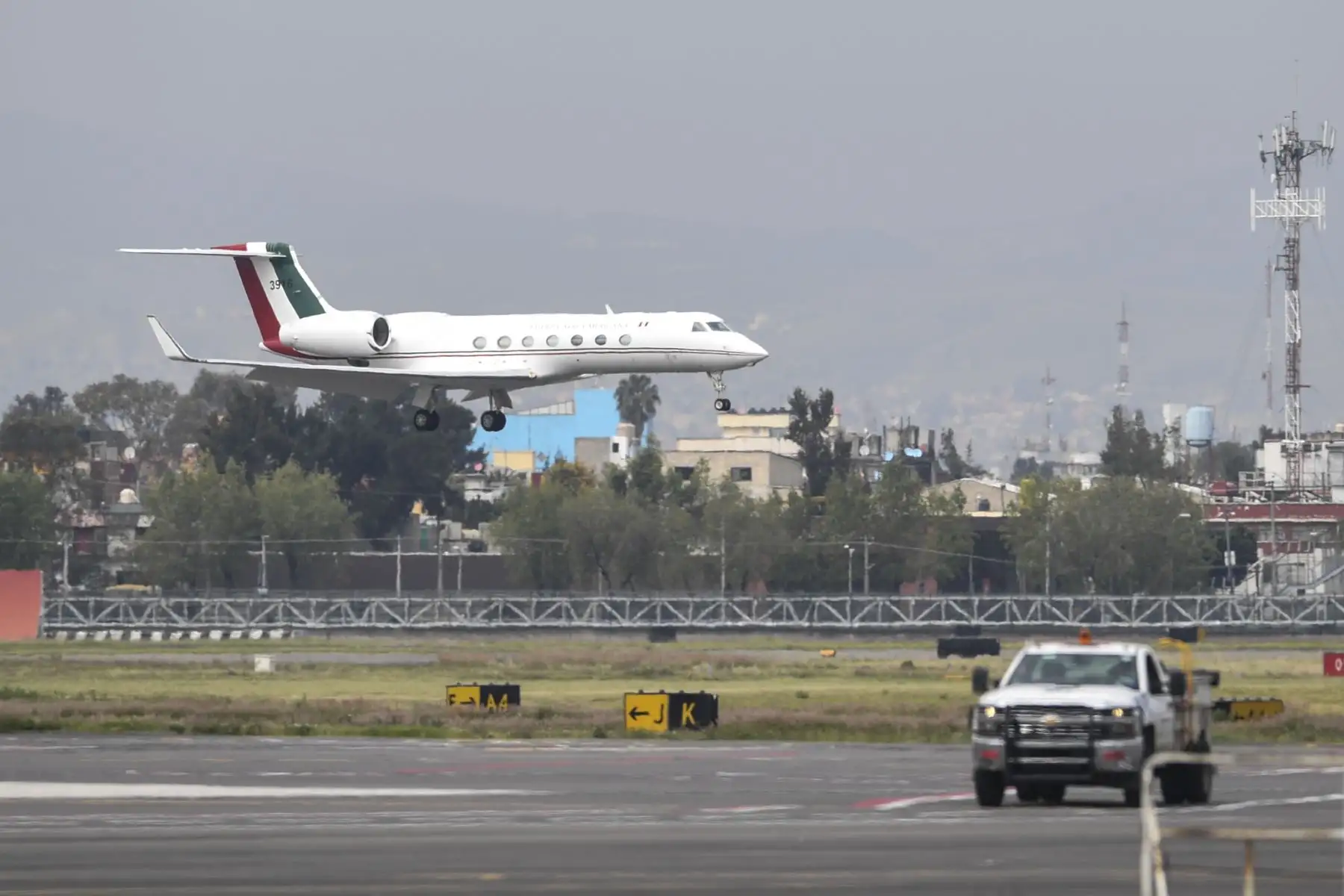 Los pasajeros deberán cumplir con un "requisito mínimo", que es la presentación de una prueba covid-19 negativa de "no más de siete días de antigüedad". Foto: AFP.