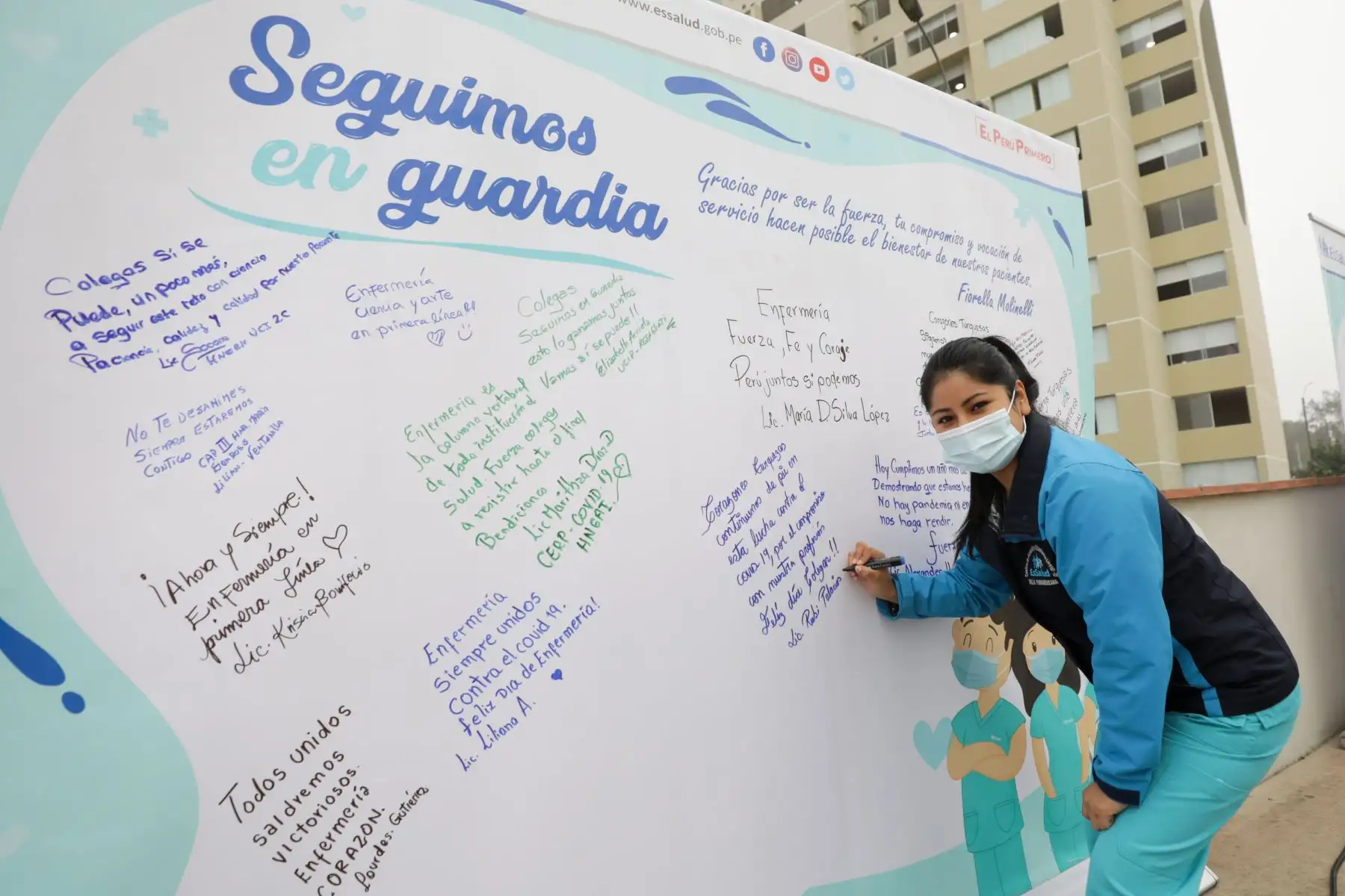 Essalud rinde emotivo a homenaje a las enfermeras y enfermeros en su día.
Foto:ANDINA/Essalud
