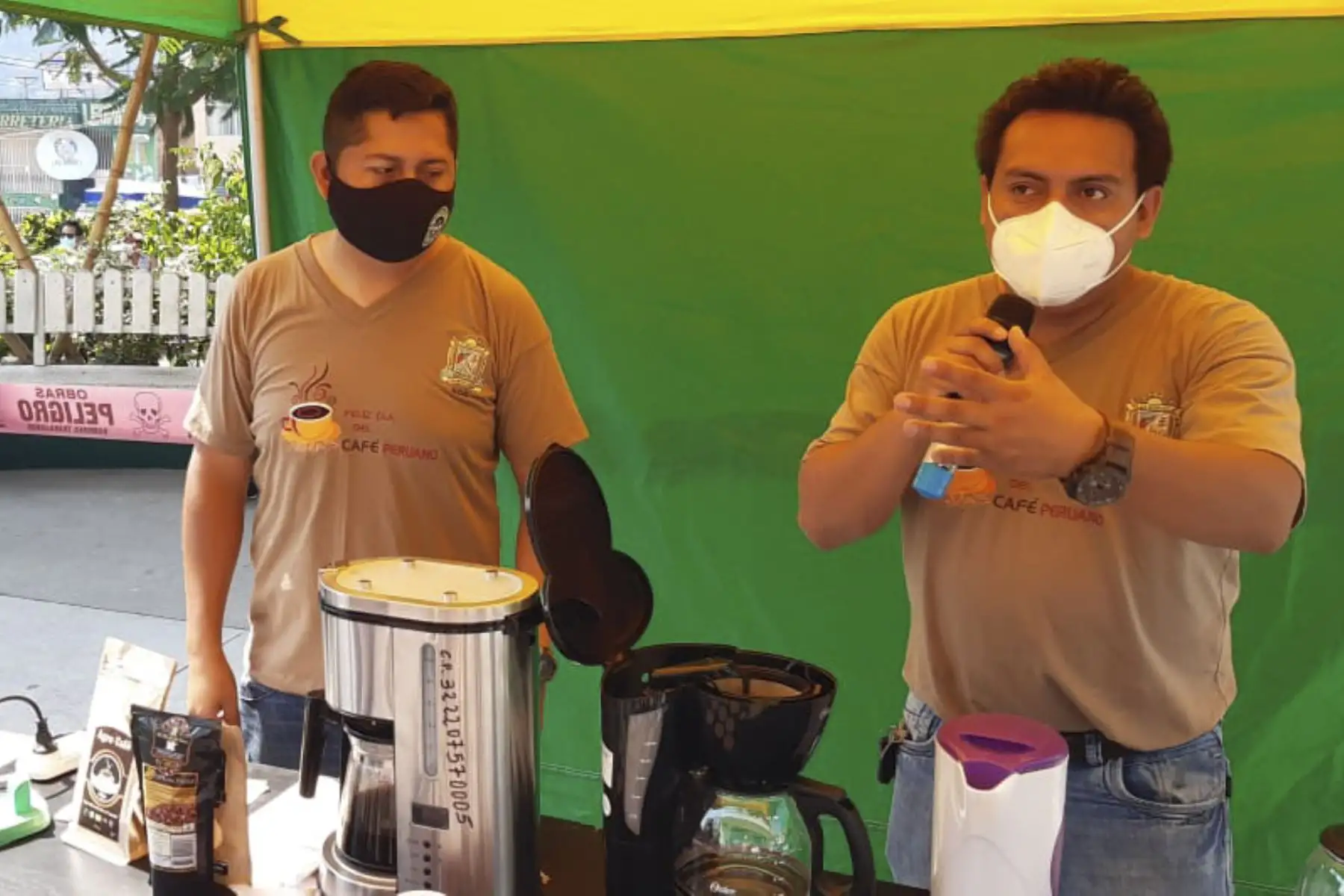 El Parque de la Integridad de La Merced, hoy fue el escenario donde las principales autoridades de la provincia de Chanchamayo rindieron tributo al café peruano en su día.Foto:ANDINA/Difusión