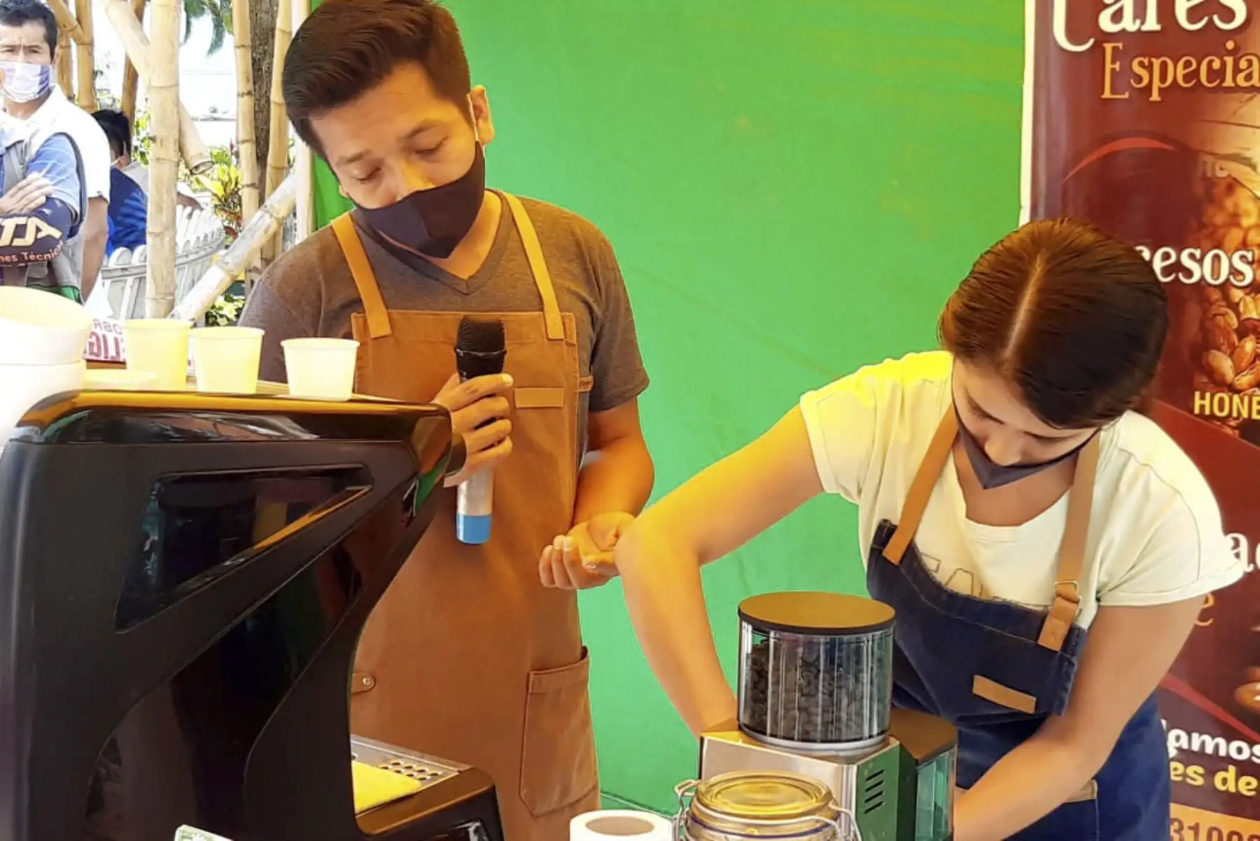El Parque de la Integridad de La Merced, hoy fue el escenario donde las principales autoridades de la provincia de Chanchamayo rindieron tributo al café peruano en su día.Foto:ANDINA/Difusión