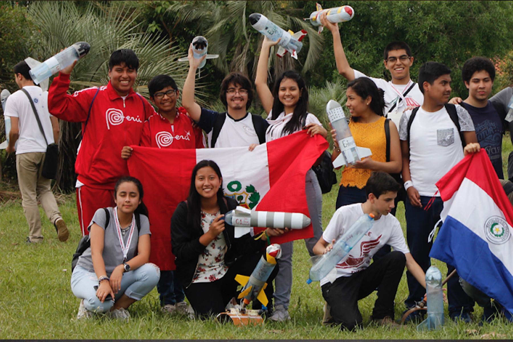 Los campeones de la segunda categoría (4to y 5to de secundaria) son los que representan al Perú en olimpiadas internacionales de astronomía y son los únicos que tiene el aval académico nacional para hacerlo.
