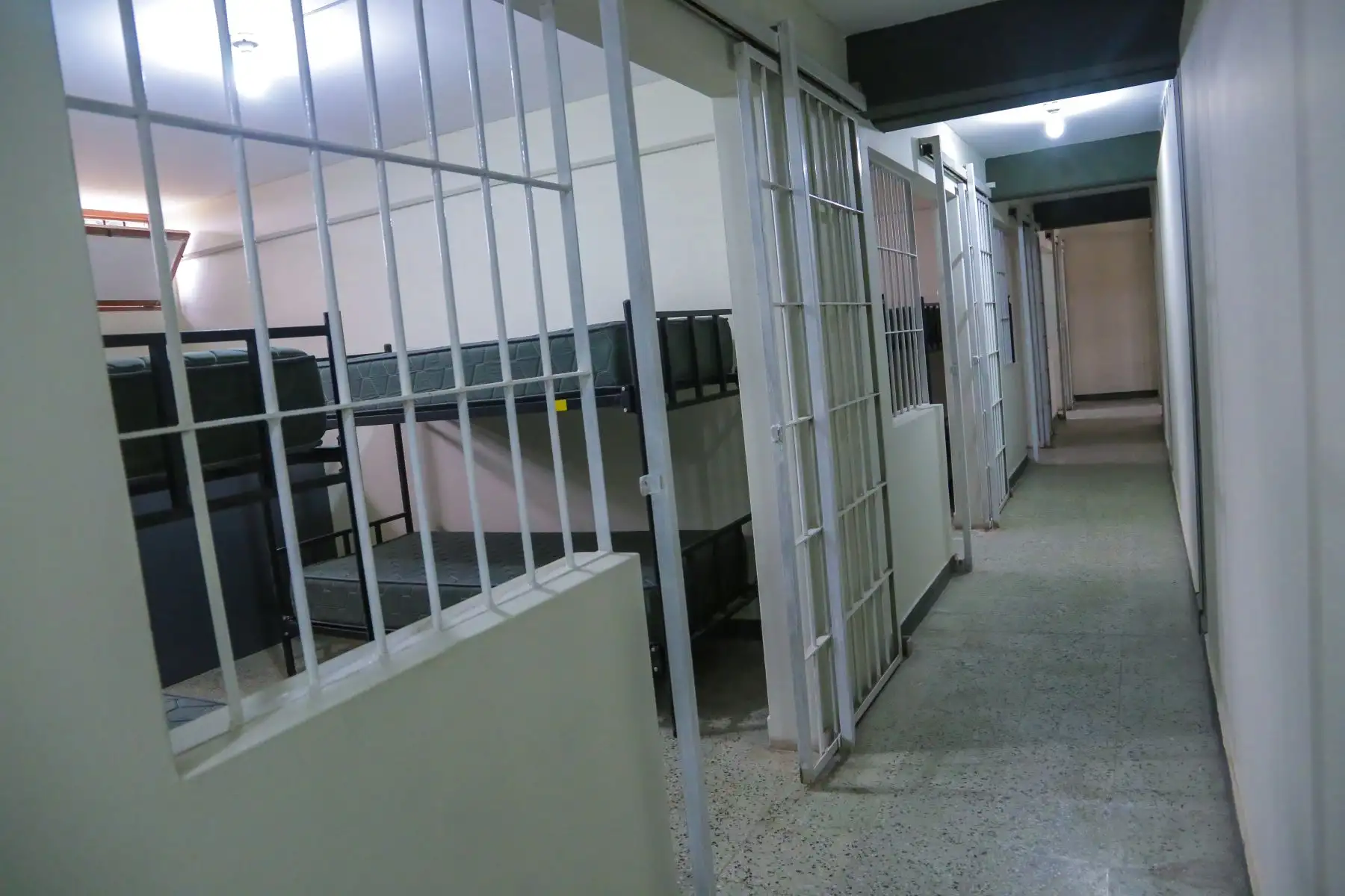 El establecimiento penitenciario tiene comedor, gimnasio, aula taller, un patio, área administrativa para la Dirección de Seguridad, tópico y tratamiento. La seguridad interna está   a cargo del INPE y la externa de la Policía Militar.. Foto: ANDINA/INPE