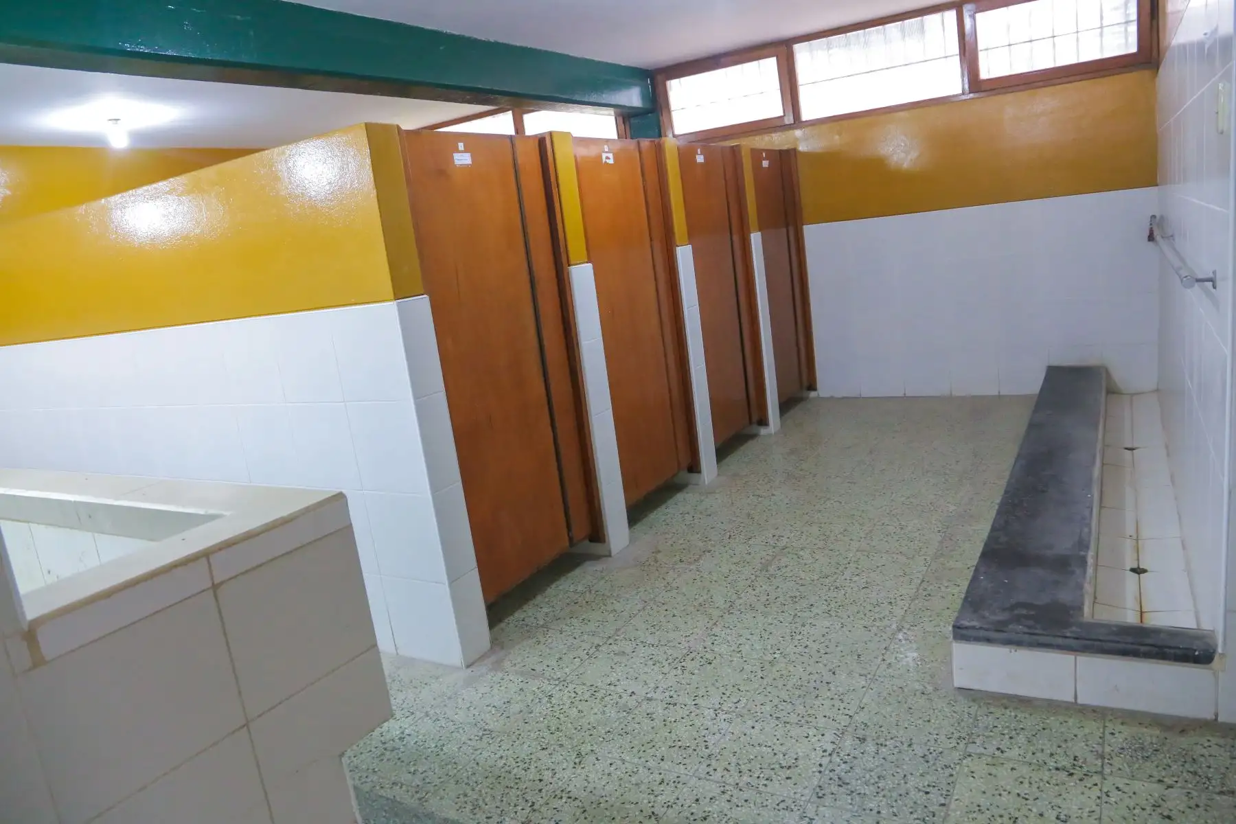 El establecimiento penitenciario tiene comedor, gimnasio, aula taller, un patio, área administrativa para la Dirección de Seguridad, tópico y tratamiento. La seguridad interna está   a cargo del INPE y la externa de la Policía Militar.. Foto: ANDINA/INPE
