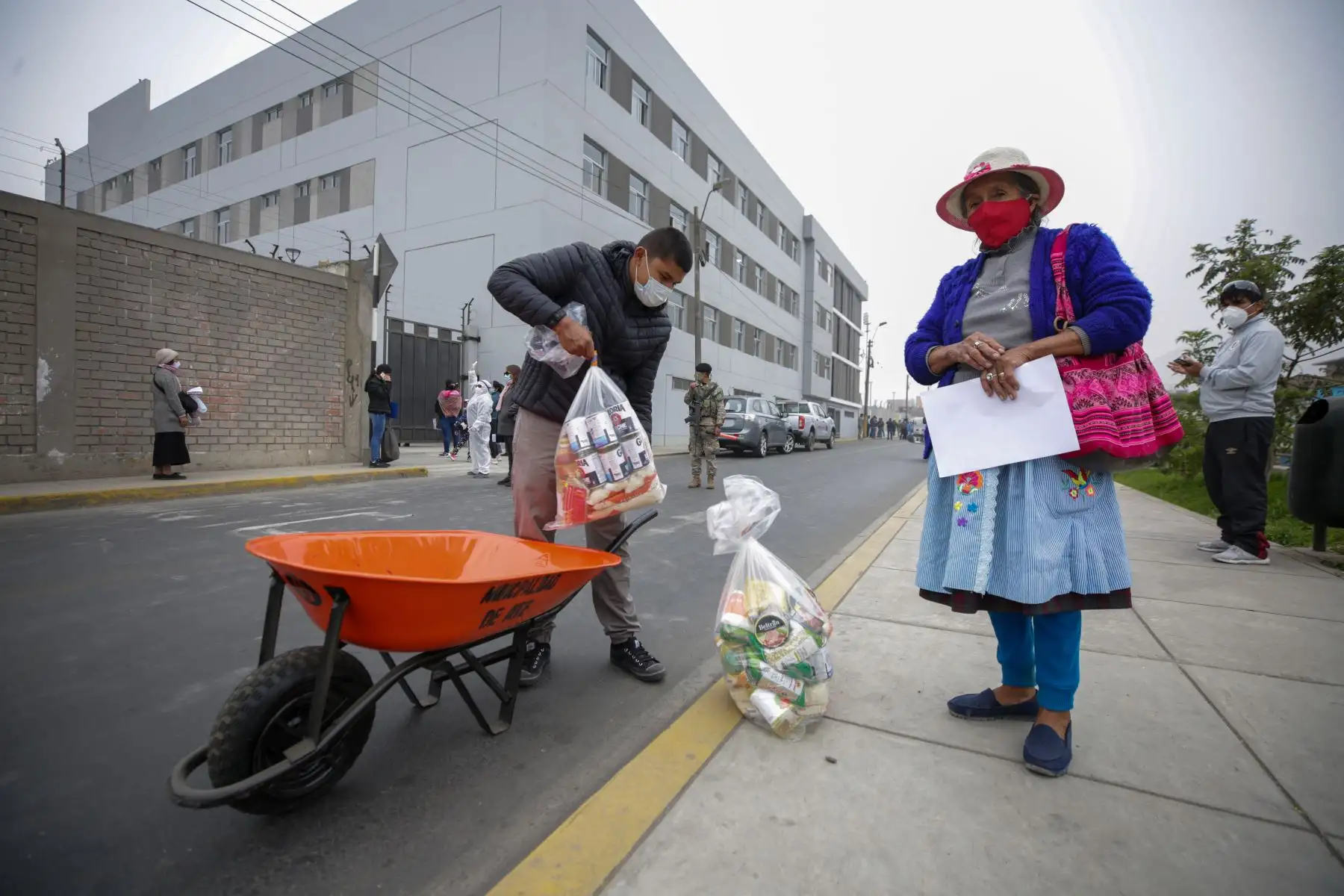 Más de 4,600 familias recibirán segunda entrega de alimentos en el distrito de Santa Rosa. Foto: ANDINA/PCM