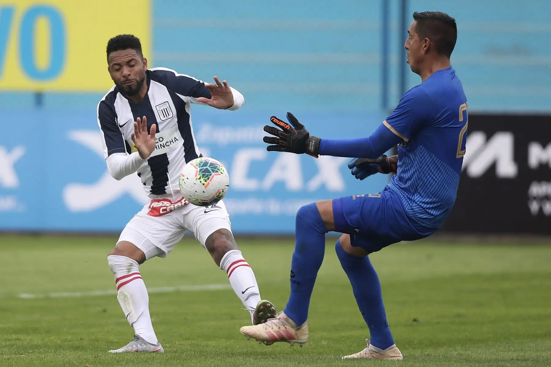 Alianza Lima y Cusco F.C. empataron 0-0  por la fecha 9 del Torneo Apertura de la Liga 1. El partido se disputó en el estadio Alberto Gallardo. Foto: FPF