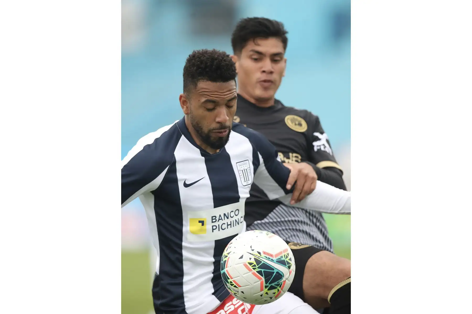 Alianza Lima y Cusco F.C. empataron 0-0  por la fecha 9 del Torneo Apertura de la Liga 1. El partido se disputó en el estadio Alberto Gallardo. Foto: FPF