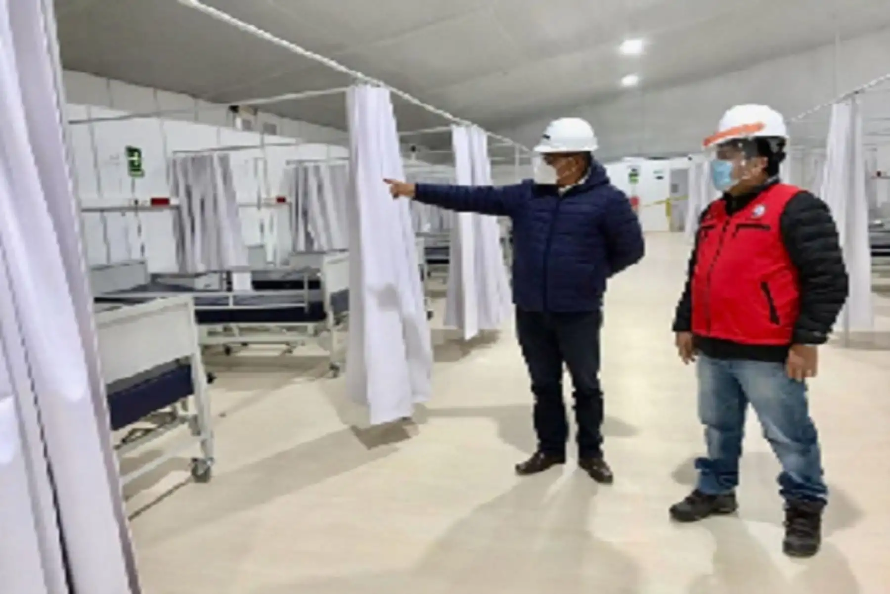 Para verificar los trabajos, esta mañana llegó a la ciudad de Huamanga el coordinador general del Programa Nacional de Inversiones en Salud (Pronis) del Minsa, Fredy Jordán Medina.