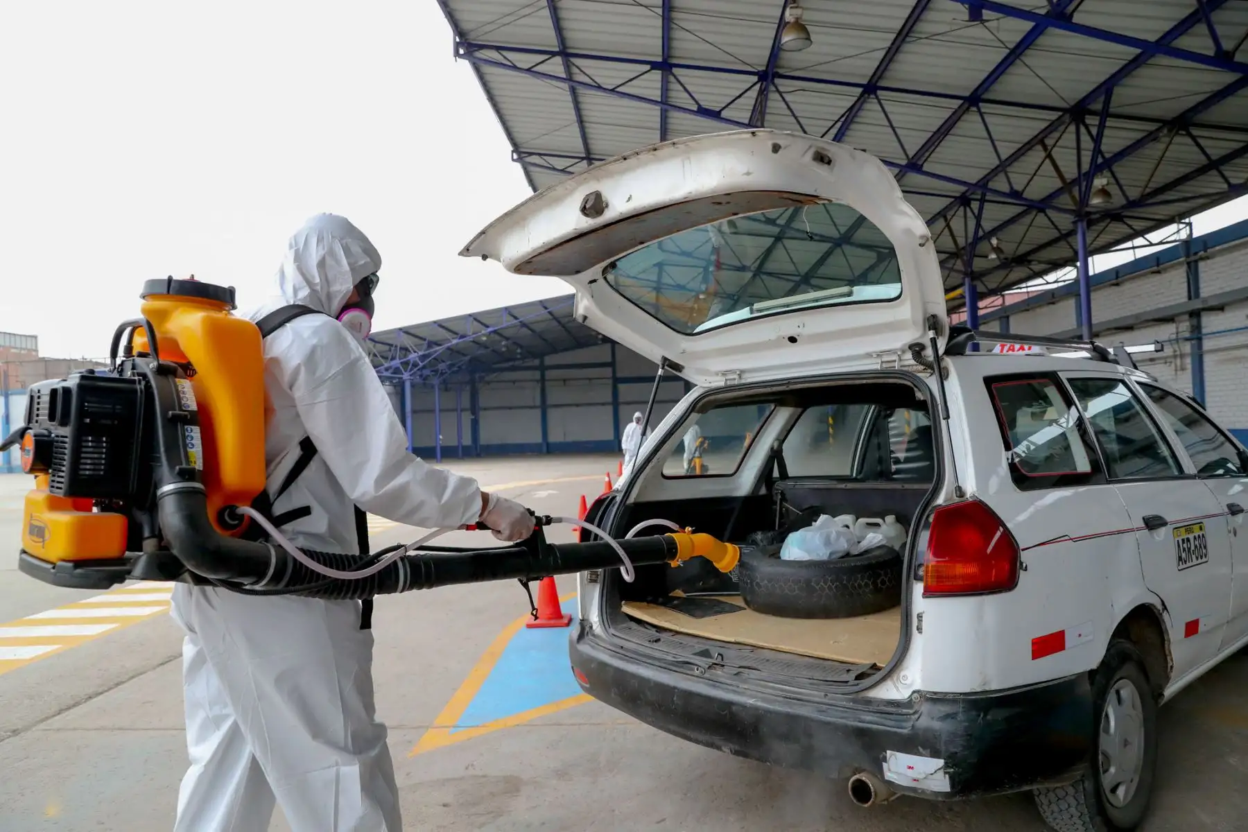 La Autoridad de Transporte Urbano para Lima y Callao (ATU) realiza la desinfección de las unidades vehiculares que prestan el servicio de taxi, a fin de asegurar el cumplimiento de las medidas sanitarias y prevenir contagios por el covid-19.
Foto:ANDINA/ATU