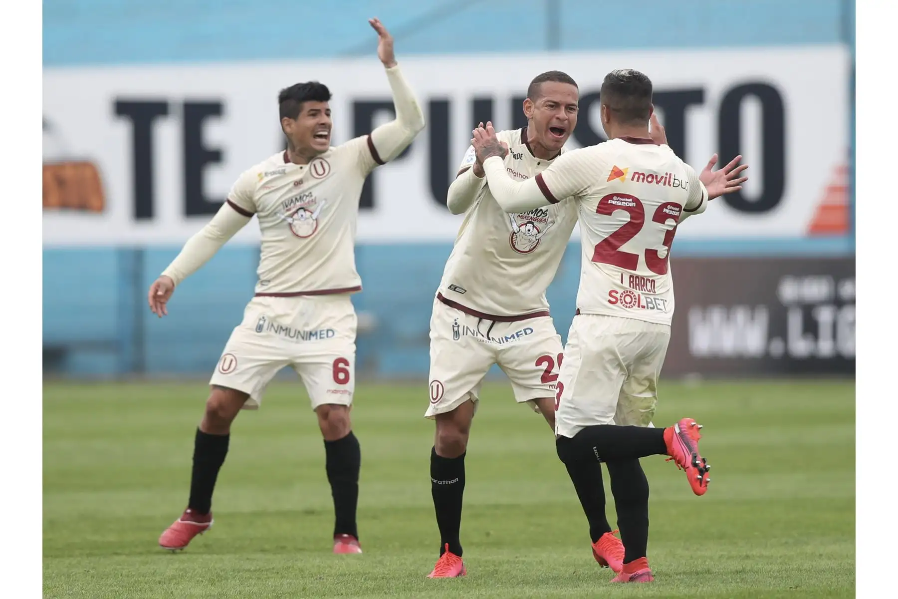 El futbolista Donald Millán de Universitario celebra su gol ante Cienciano, por la liga 1 del Torneo Apertura 2020 en el Estadio Alberto Gallardo de Lima Perú. Foto: ANDINA/Liga 1