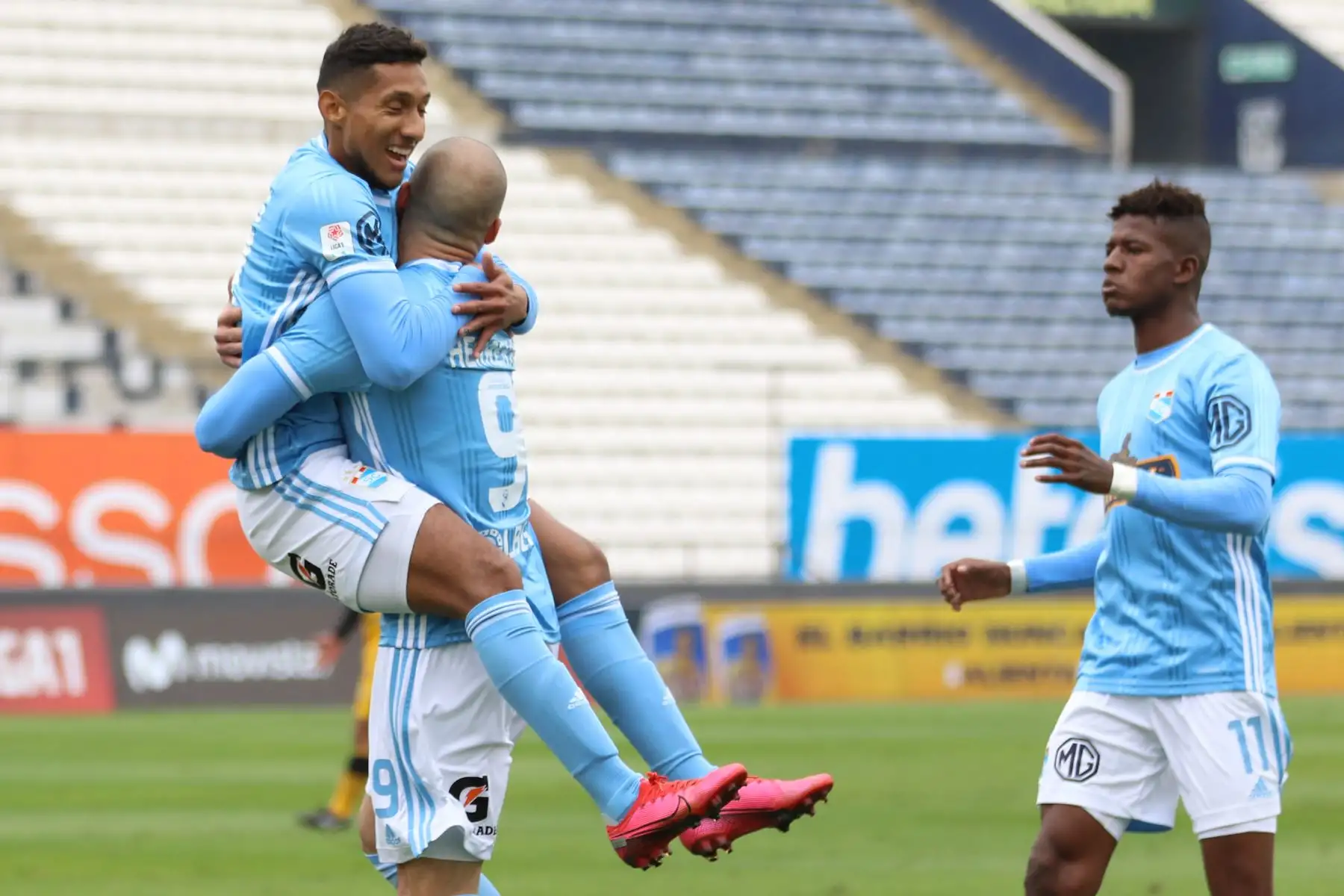 Christofer Gonzáles de Sporting Cristal celebra luego de anotar un gol durante el encuentro que disputan ante Cantolao en el estadio Alejandro Villanueva. 


Foto: Liga1