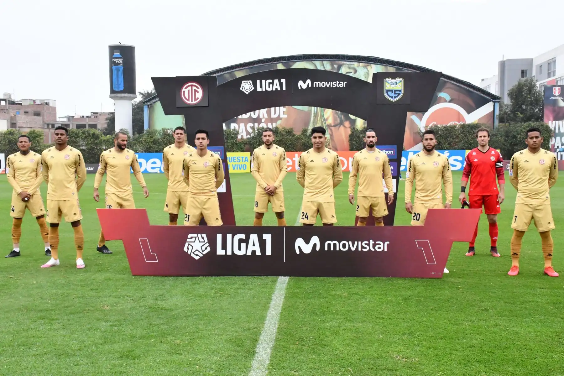 Foto oficial del equipo UTC por la jornada nueve de la Liga 1, en la Videna. Foto: @LigaFutProf