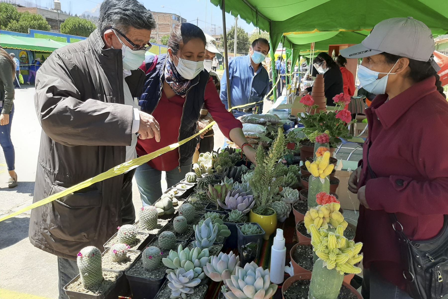 En la ciudad de Huaraz, capital de la región Áncash, se instaló mercado itinerante. Foto: ANDINA/Difusión