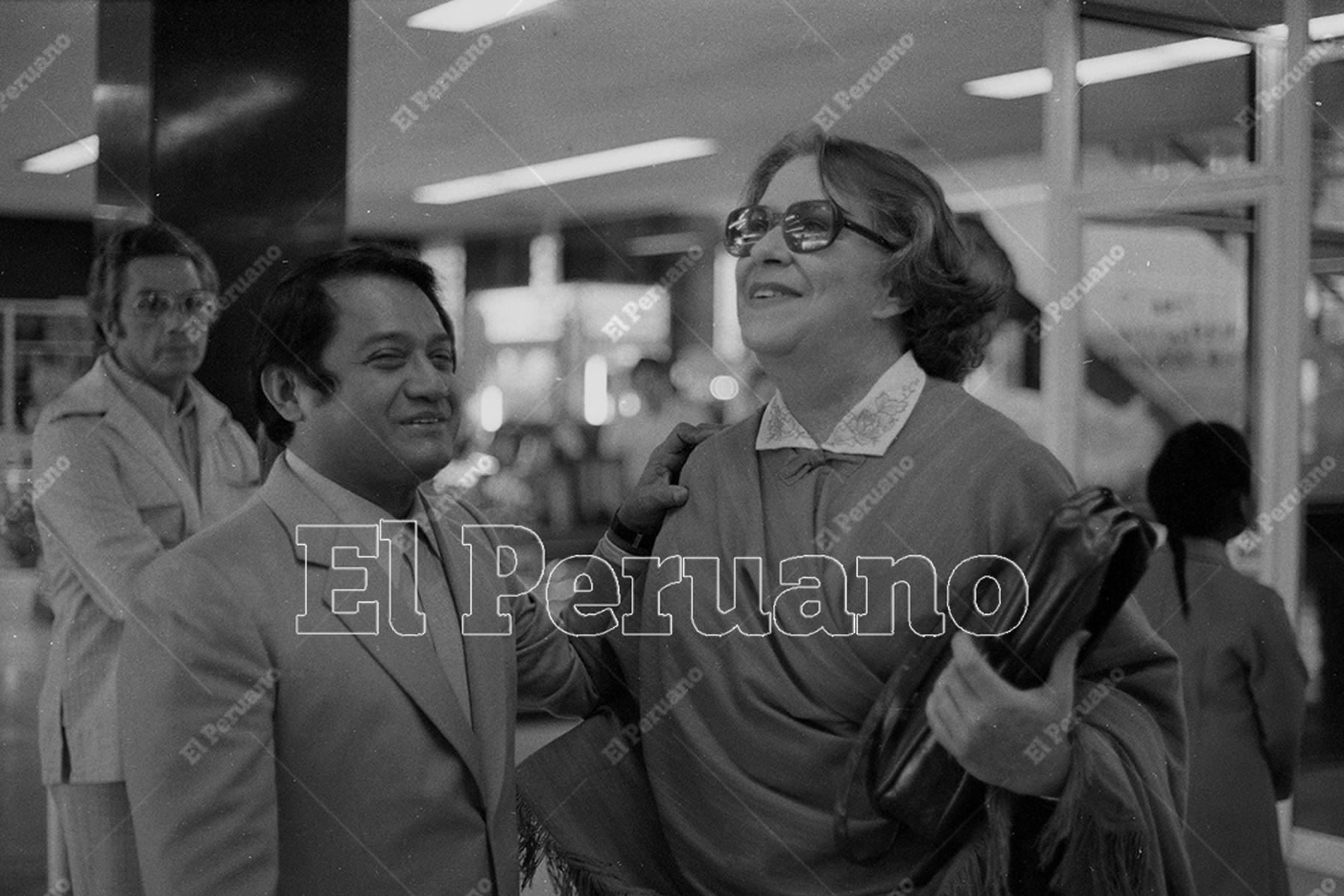 Lima - 11 noviembre 1980. Chabuca Granda y el  reconocido compositor y cantante mexicano Armando Manzanero. Foto: Archivo Histórico de El Peruano / Américo Alburquerque