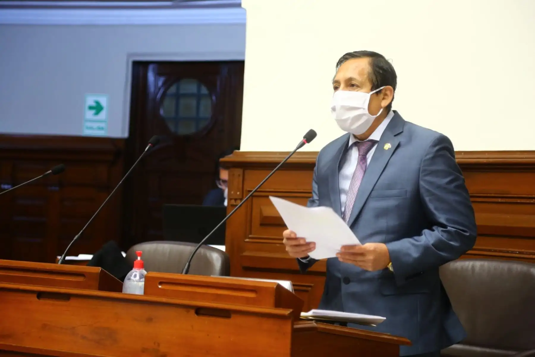 Carlos Almerí sustentó el pedido de ampliación de plazo a la comisión que preside. ANDINA/Difusión