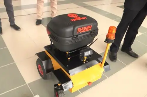 Este es el robot Khuyay creado en Huancayo para repartir compras a domicilio y reducir la posibilidad de contagio con el coronavirus. Foto: ANDINA/Pedro Tinoco