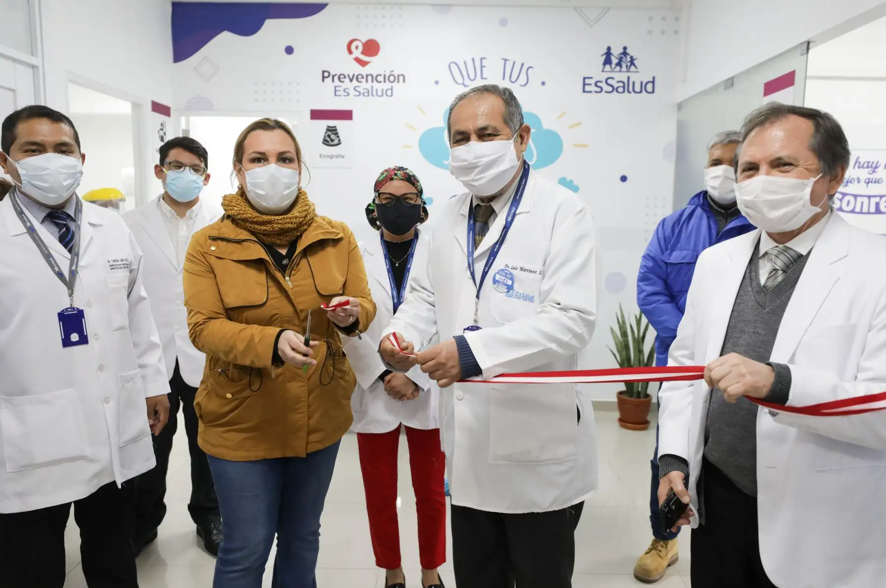 La presidenta ejecutiva de EsSalud, Fiorella Molinelli, inauguró el Centro Oncológico Preventivo Metropolitano en el distrito de La Perla. Foto: Essalud