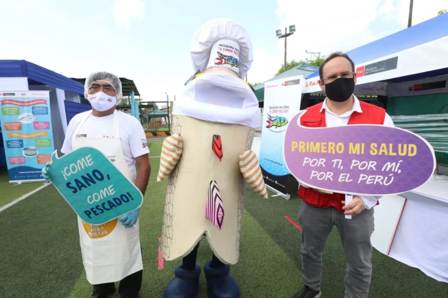 El ministro de la Producción, José Salardi, visitó la feria Mi Pescadería, que promueve la venta de pescado fresco y conservas a precios de promoción cumpliendo. Foto:ANDINA/Produce