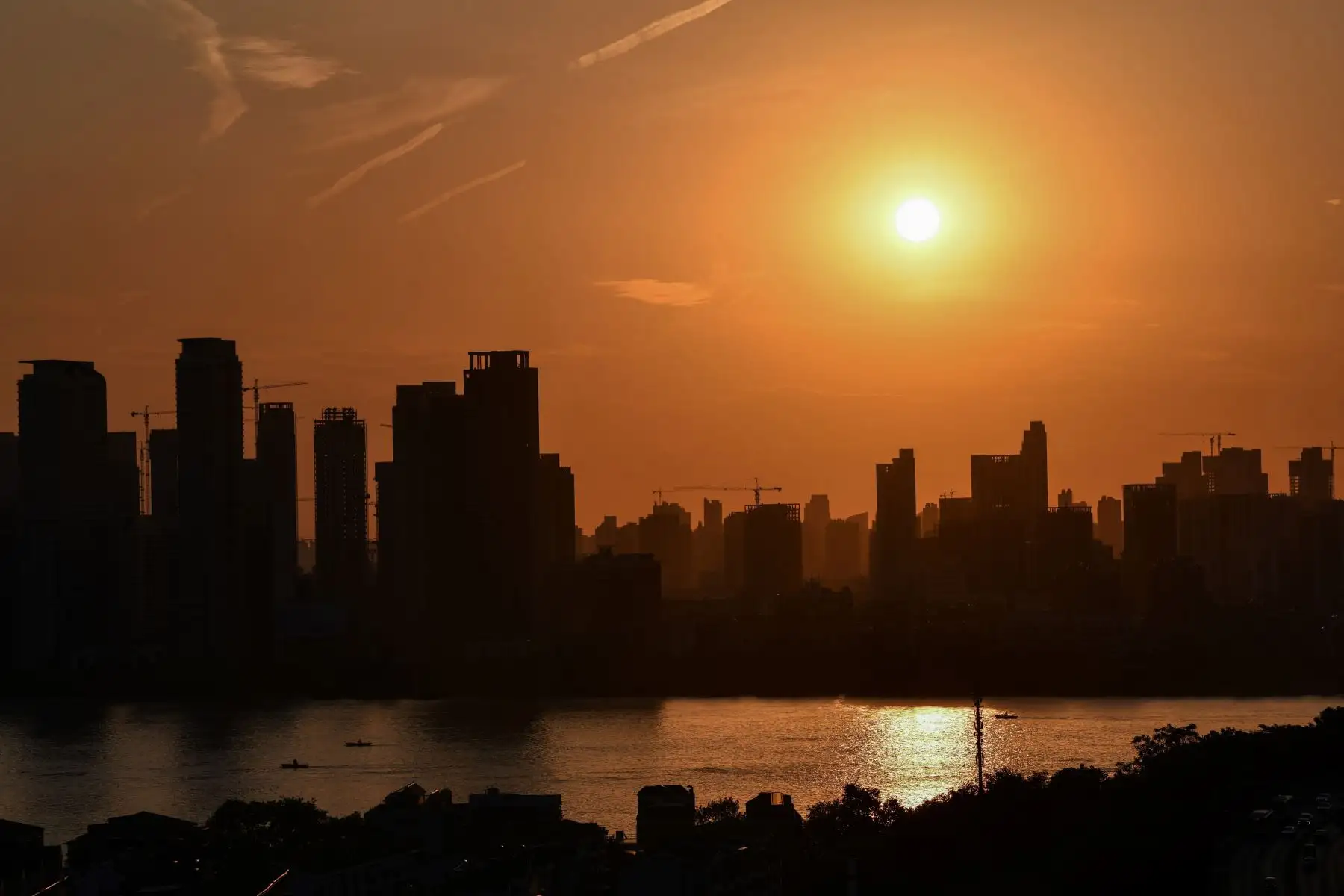 Vista del río Yangtze al atardecer en Wuhan, provincia de Hubei central de China.
Foto: AFP